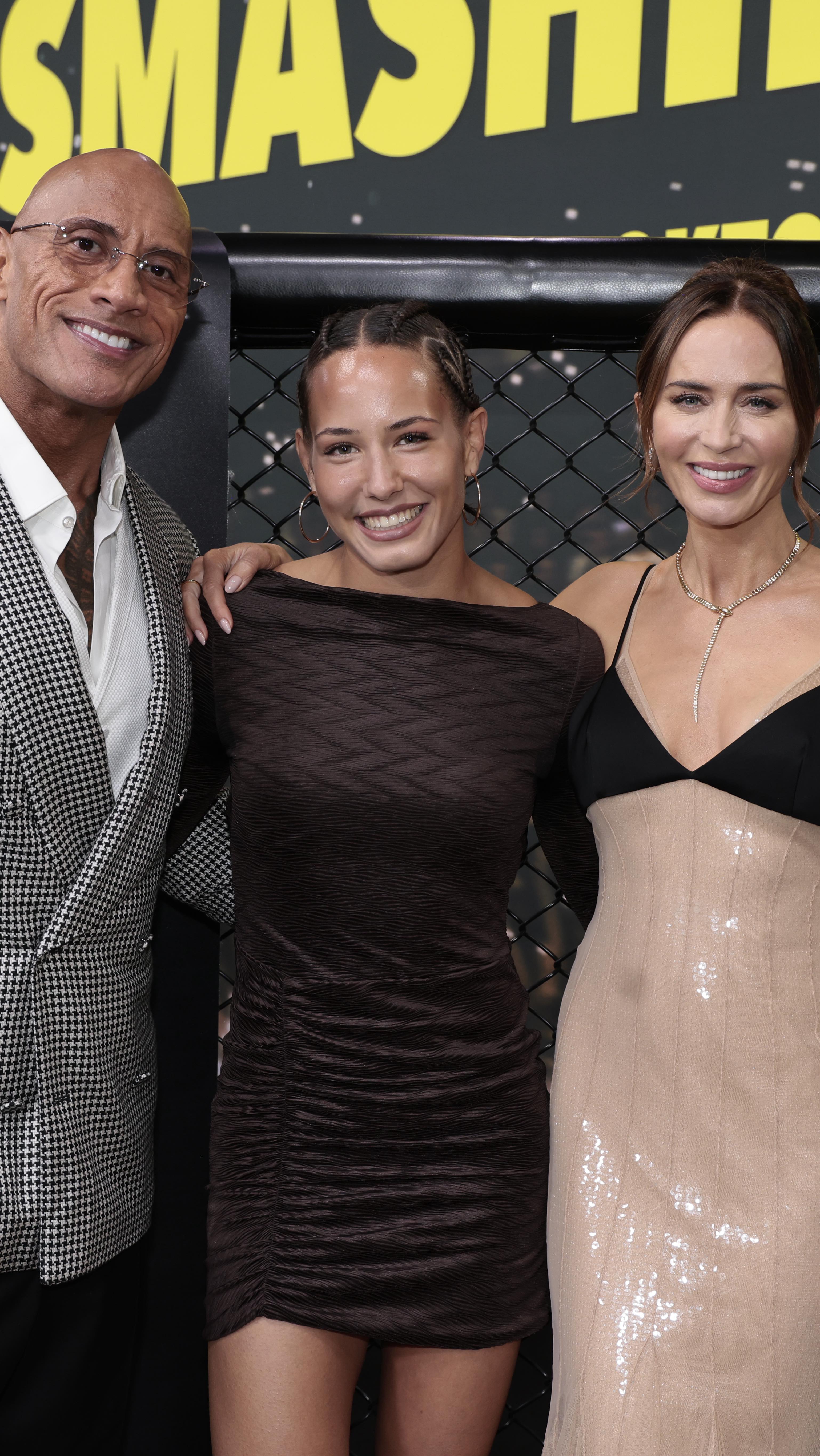 Von Frankfurt nach Hollywood ✨💥
ANZEIGE
Letzte Woche noch im Käfig, heute schon Teil von The Smashing Machine.
Danke @therock für die Worte – das ist erst der Anfang. 👊🔥
Verpasst nicht die Geschichte der MMA-Legende Mark Kerr – ab dem 02.10. im Kino!
@leoninestudios #smashingmachinefilm