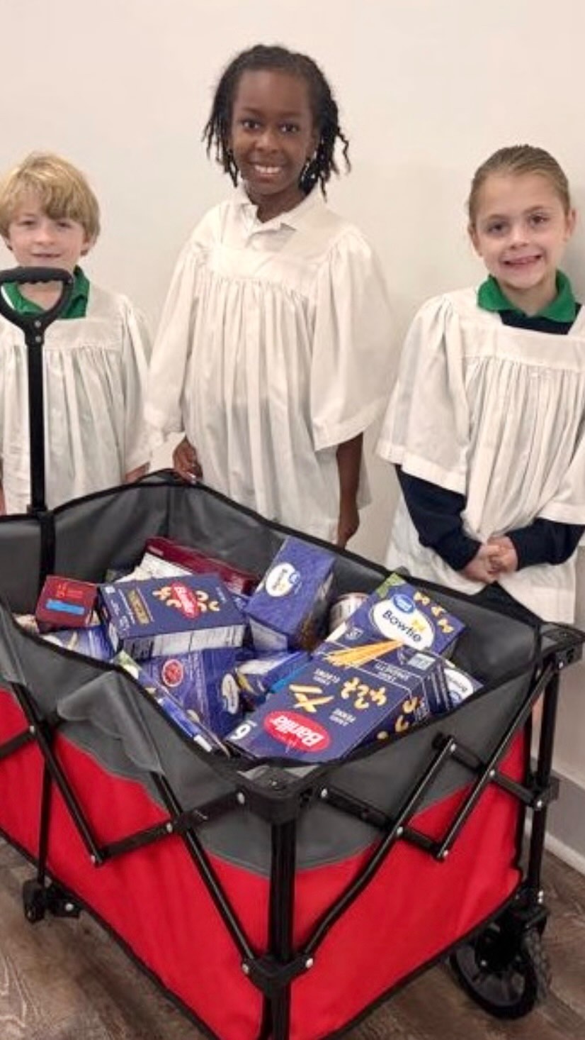 Thank you to the students and families of St. Luke’s Episcopal Church & School for filling the Chapel Wagon with pasta and dried beans last week! Your generosity directly supports our Rescue Kitchen and helps us provide nourishing meals to families across Baton Rouge. Let’s keep the momentum going! This week, bring your dried pasta and beans to Chapel and continue making an impact alongside us, one meal at a time.
#RescueFoodBR #WasteLessFeedMore #CommunityPartners