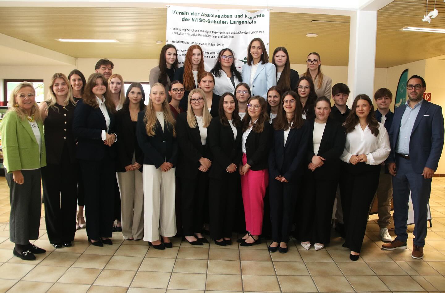 Wir gratulieren allen Schülerinnen und Schülern zur bestandenen vorgezogenen Teilprüfung!