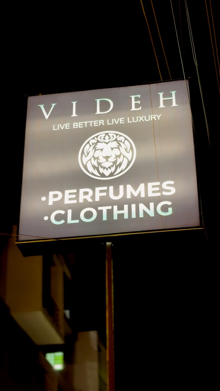 Just like humans have individual fingerprints, so do perfumes!❤️
#fashion #summer #tee #trending #perfume #fragrancefrenzy #viralpost❤️ #viralreels #explorepage✨