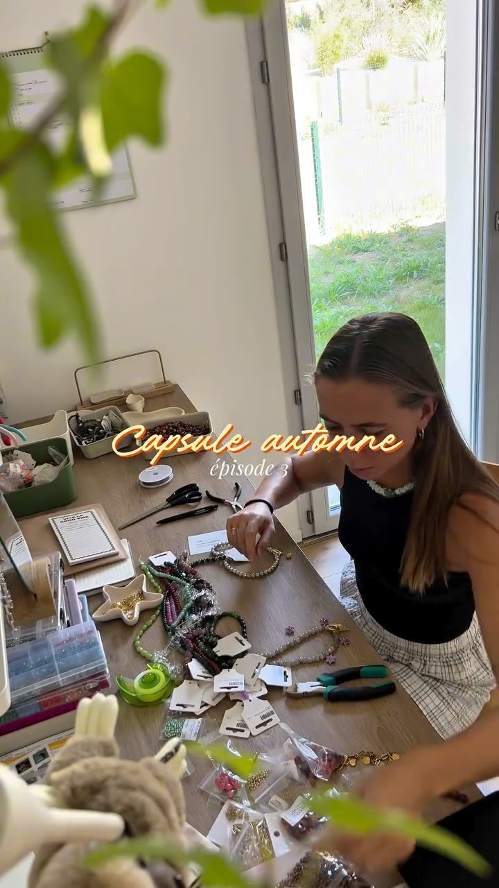 Après une semaine de créa, j’ai finalisé la nouvelle collection aujourd’hui, just in time pour le shooting demain ! 📷✨