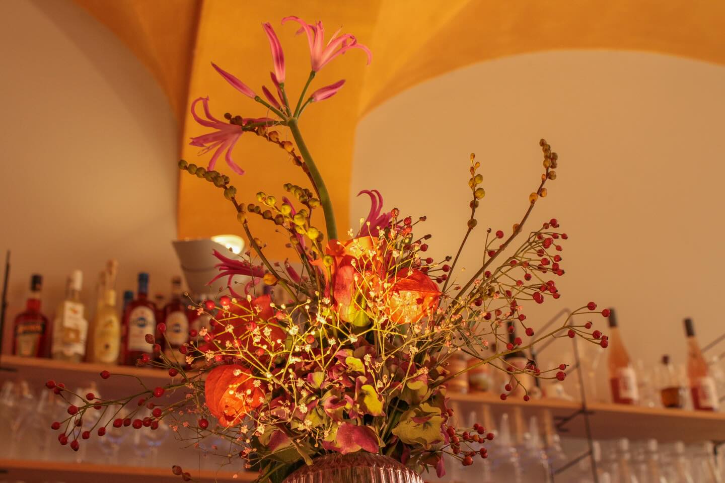 🍂🍁Der Herbst kommt 🍁🍂
Seid ihr schon bereit für cozy Abende oder noch in Sommerstimmung ? 😎☀️
Wir wollen uns mit euch auf den Herbst auf jeden Fall korrekt einstimmen, mehr dazu folgt bald… 🥃🌳
#freiburg#cozy#herbst#terrazza#pinsa#panini#aperitivo#aperitif