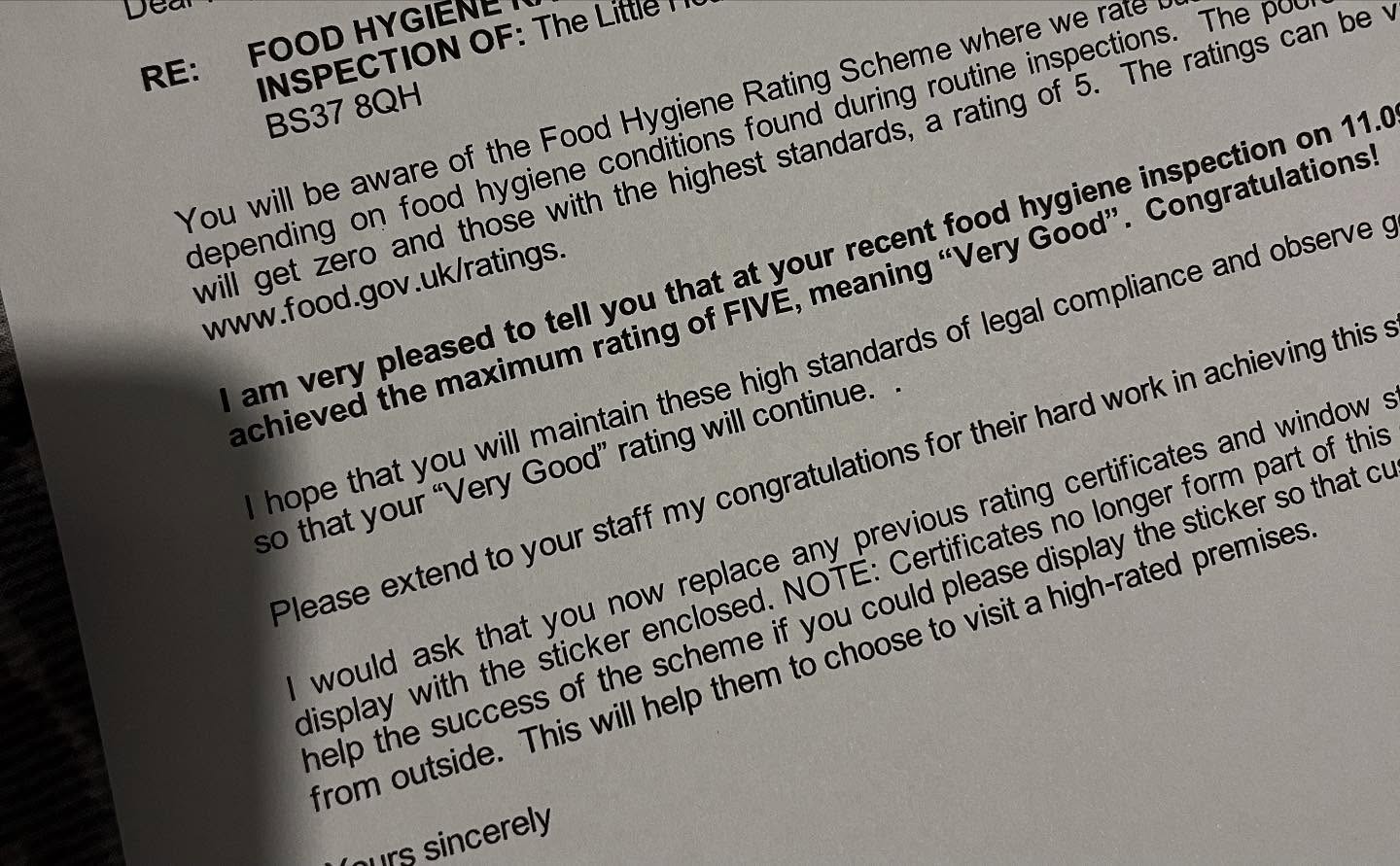 In amongst the craziness of wedding season I’m super proud to announce another 5 star hygiene rating from the council ☺️☺️
.
.
.
#bakeit #bakersofinstagram #buttercreamcake #cakedecorator #cakecakecake #5starservice #5starhygiene