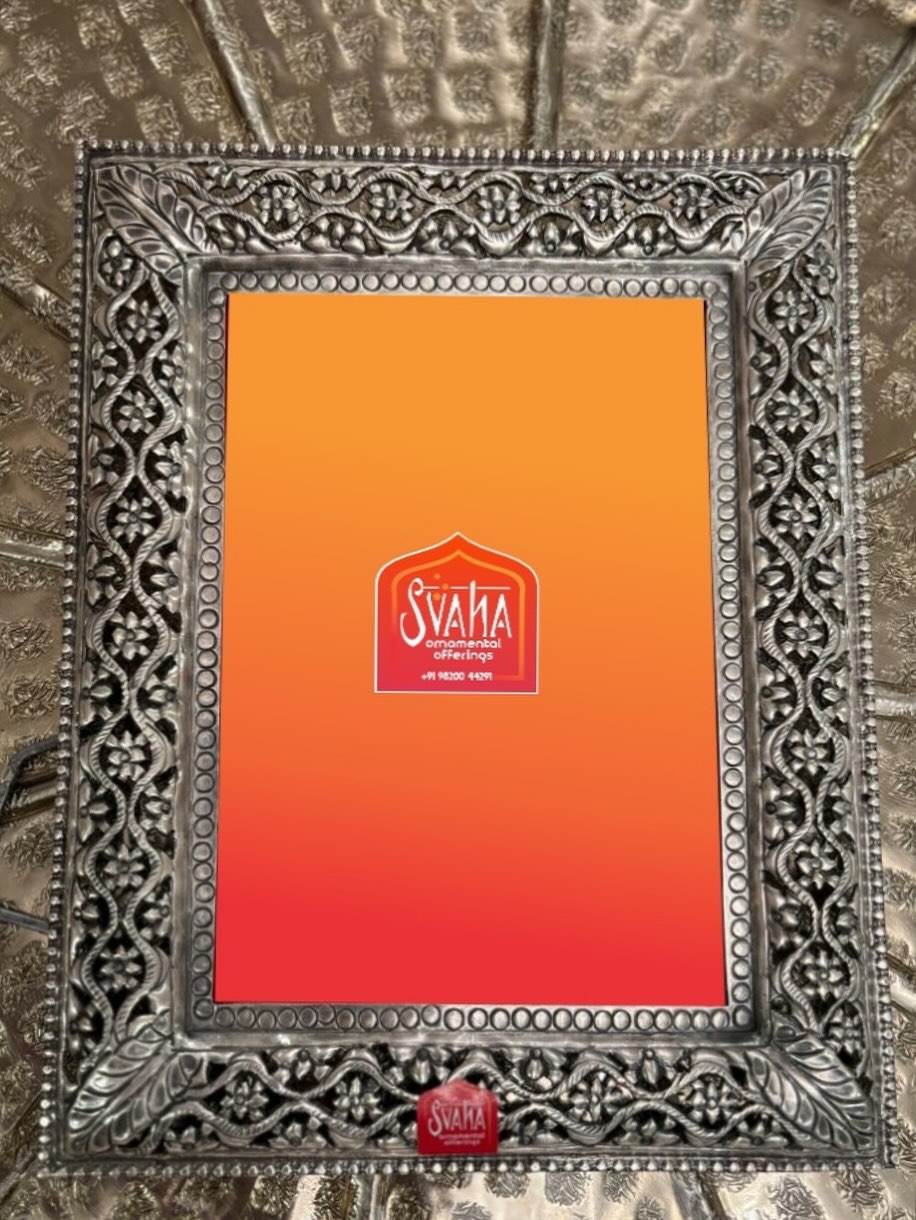 SVAHA - Artifacts “Amore”
Silver frames to adorn your homes capturing moments you love..... The craftsmanship is an exquisite rhythmic pattern of dancing waves with floral forms. Available in different sizes. An everlasting gift that is a treasure....
#Svaha #ornamentalofferings #Nirmiti #customisedJewelry #SilverJewelry #HandmadeJewelry #IndianJewelry #JewelryLover #EthnicJewelry #JewelryAddict #HandcraftedJewelry
#MadeInIndia #IndianArtisans #HandcraftedIndia #DesiJewelry #TraditionalJewelry #EthnicVibes
#HandmadeWithLove #ArtisanJewelry #SilverLover #SilverArtefacts #ArtifactsAmore