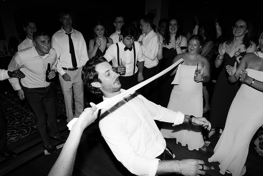 This is what we do. Packed dance floors, unforgettable nights!
.
.
.
.
📷: @oliviaderocherphoto
#ctweddings
#ctweddingdj
#fallbride
#connecticutwedding
#autumnwedding
#MAweddingdj
#newenglanddj
#newenglandbride
#fallweddinginspiration
#bostonwedding
#bostonweddingdj
#hartfordwedding
#hartfordweddingdj
#RIwedding
#RIweddingdj
#glastonburyweddingdj