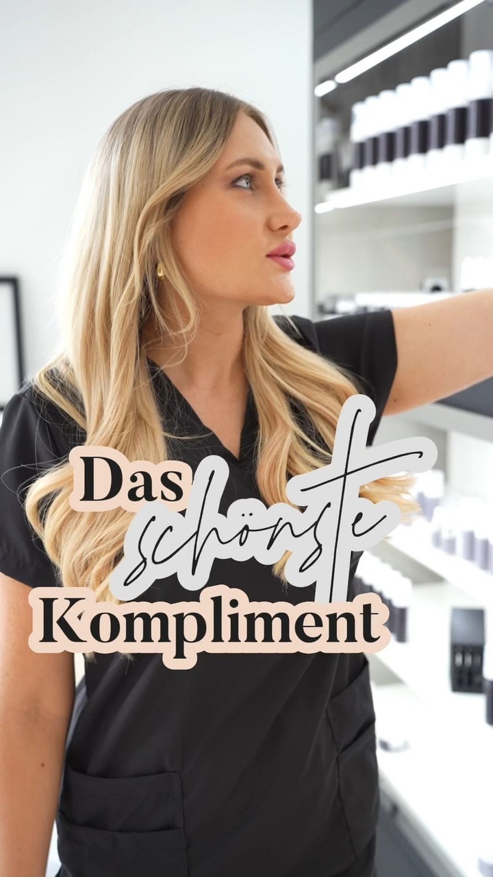 Wenn Kundinnen nach Jahren zur Auffrischung zurückkommen, ist das mehr als ein Termin – es ist Vertrauen pur.
Für mich das schönste Kompliment: Ihr fühlt euch wohl und kommt wieder.
Unsicher, ob es bei dir Zeit für ein Fresh-up ist?
Schreib mir gern.