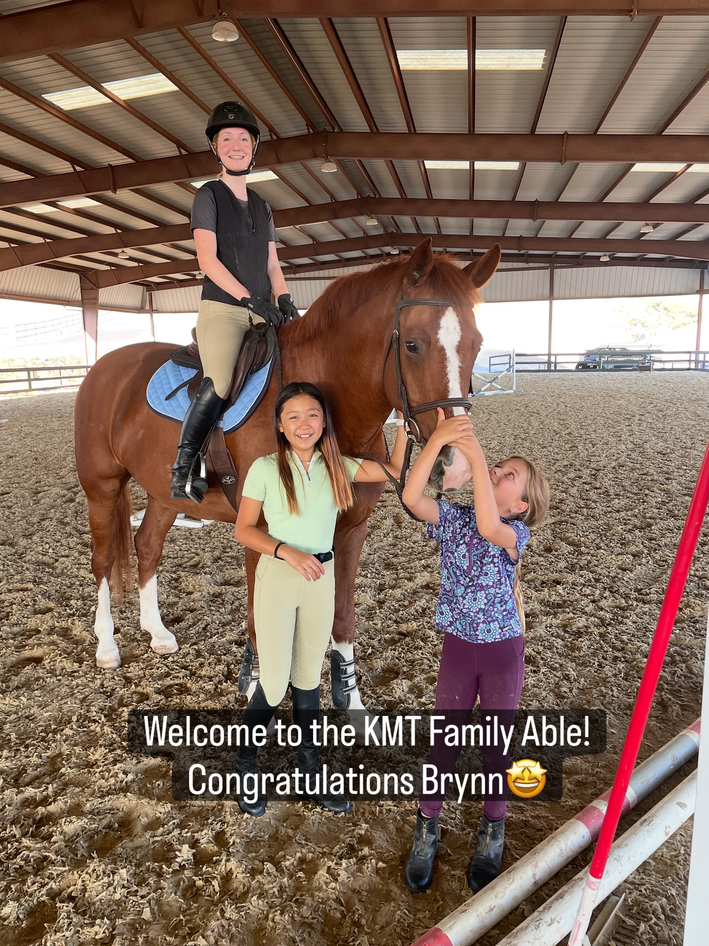 Team KMT is sending out a BIG congratulations to Brynn Taylor on her new horse, Able! What a sweet boy he is!!! Looking forward to making some great memories🤩. Thank you to Brynn’s parents, grandparents and to Jan for bringing Able to us!!!