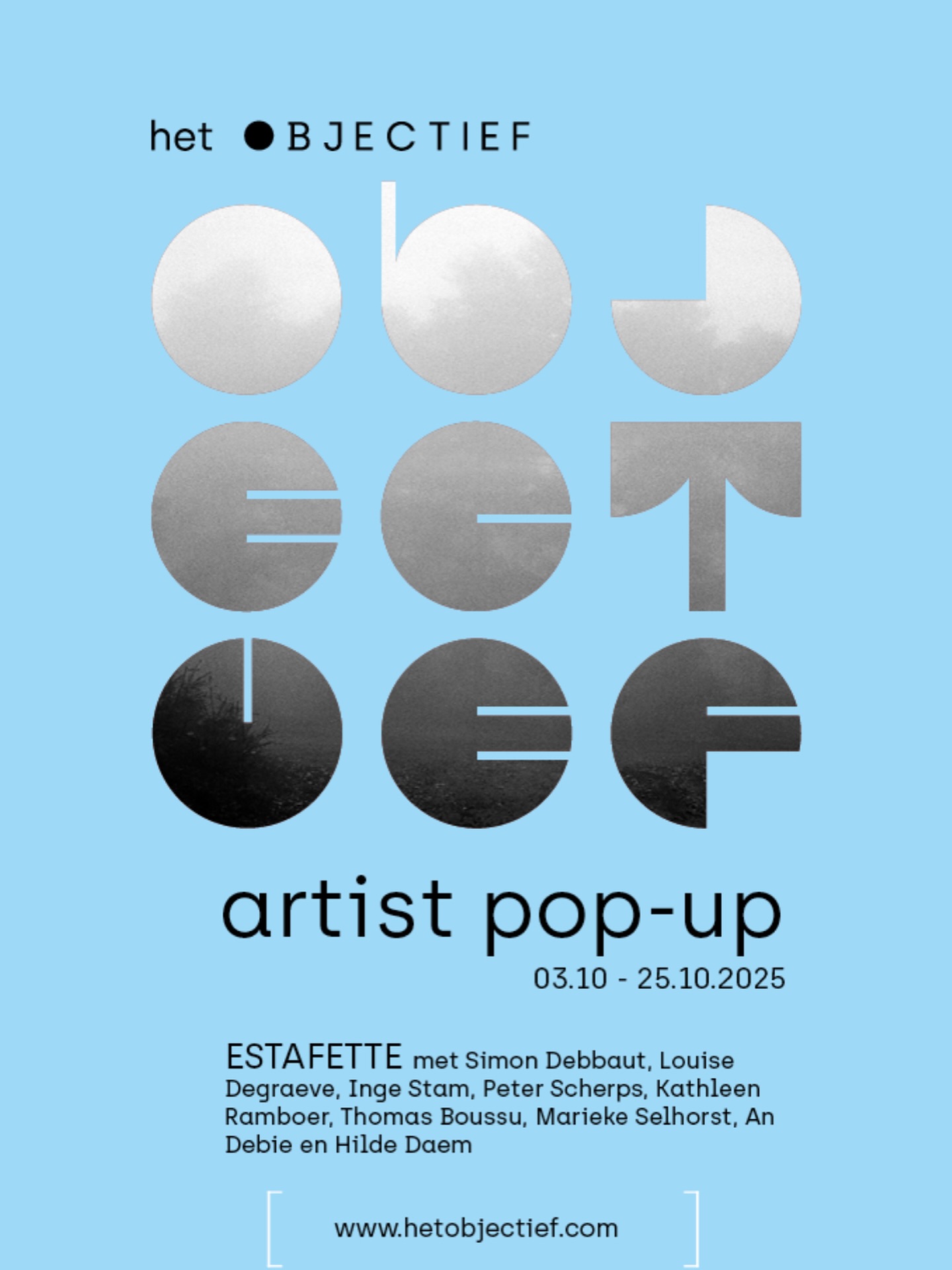 Graag nodigen we jullie uit op vrijdag 3 oktober om 18u voor de feestelijke opening van de groepstentoonstelling ESTAFETTE.
In deze reeks laten negen fotografen evenveel beelden zien die zijn ontstaan tijdens een spel. Eén voor één maakten zij een beeld en gaven het door aan de volgende fotograaf op het parcours, die er vervolgens een nieuw werk op baseerde. De race begon ongeveer een jaar geleden met een vriendenbabbel van Het Objectief. Vanuit de wens om een collectief werk te maken, startte een estafette waarbij de doorgeefstok werd vervangen door een foto. Eén beeld strooide zaadjes uit die in een ander beeld geplant werden en zo vormde zich een reeks over beginnen, eindigen en het primaire van de natuur.
Het startpunt lag bij Simon Debbaut L’Ecluse, het einde bij Hilde Daem. De stops daartussen waren Louise Degraeve, Inge Stam, Peter Scherps, Kathleen Ramboer, Thomas Boussu, Marieke Selhorst en An Debie.
Het Objectief
Blekerijstraat 75
9000 Gent
3 t.e.m. 25 oktober 2025
di en woe 9u tot 13u
do en vrij 14u tot 18u
za 13u tot 17u
Van harte welkom, hopelijk tot dan.
#art #artphotography #photography #beeld #beeldestafette #contemporaryartwork #belgiumartist #gent #narativeart #artistpopup #tentoonstelling #kunst #kunstfotografie