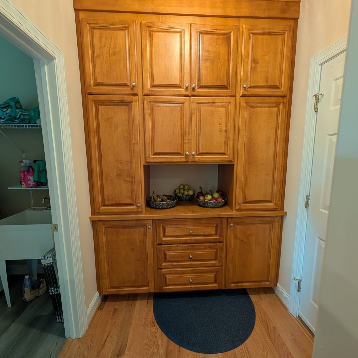 I haven't posted in a while, shop has been crazy busy. Thankful for the work though. Finished this one last week.
#amishcabinetdoors, #titebond, #fesstool, #custom cabinets, #chemcraft, #prowoodfinishes