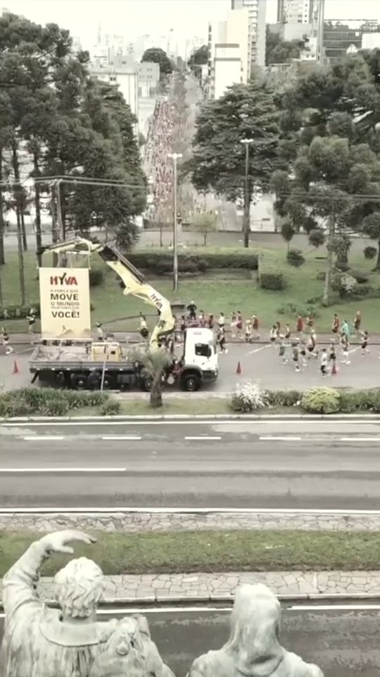 O que fica depois da corrida não é só o tempo no relógio, mas a história que construímos juntos.
Aperte o play e sinta a energia pulsante do dia 28 de setembro de 2025, na 10ª Meia Maratona de Caxias do Sul!
Este vídeo celebra a garra de cada um de vocês e os momentos épicos da festa, mas principalmente, o legado da nossa comunidade de corredores.
Reviva a emoção da largada, a vibração do percurso e a inspiração das palavras!
Correr é construir, e a sua superação é a nossa maior conquista!
📷 @vezz4 e @droneeia
#MeiaMaratonaCaxiasDoSul #ClubeDeCorredores #MelhoresMomentos #OrgulhoDeCorrer