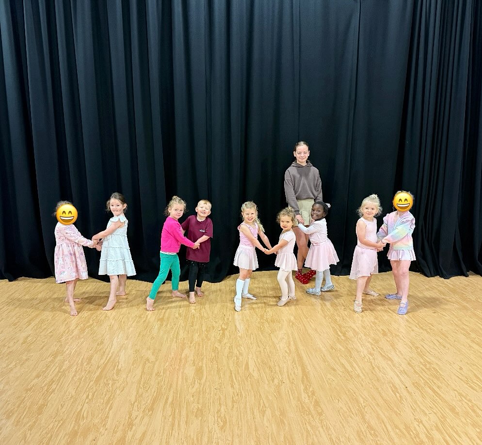 Hand in hand, step by step 💛
Our little dancers learning, laughing, and growing together. 🌟
📧 info@learts.co.uk
📞 07309 937302
#LeartsTheatre #LeartsFamily #DanceFriendships #DanceClassJoy #LittleStarsBigDreams #EastGrinsteadDance #DanceCommunity #BuildingConfidenceThroughDance