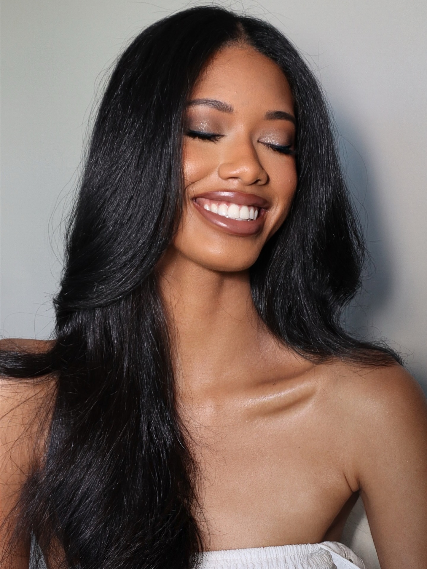 Some of my favorite shots from this shoot with @hvhfaces 🖤
Makeup by yours truly
Hair by @hairbyrebekah
Model @jazz.pettis
#photoshoot #beauty #airbrushmakeup #onlocationshoot #onlocationmakeup #onlocationhairandmakeup #travelingmua #travelingmakeupartist #destinationmakeupartist #bridalinspo #bridalmakeup #bridalmakeupartist #crystalbellbeauty