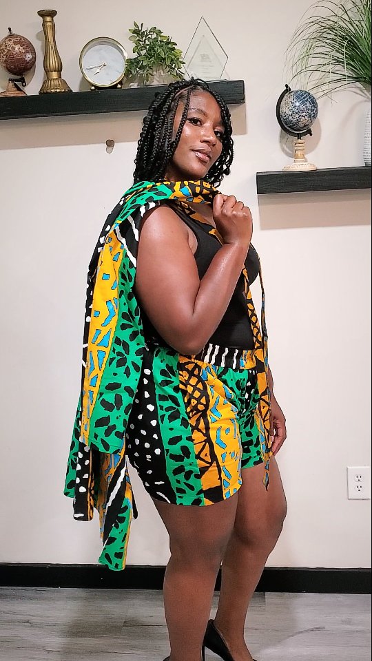 It's Giving all the looks 💋
So many versatile moods in this Kimono-styled duster and short set, you'll be giving a new vibe at every glance. ✨️
Shop our new arrivals!
www.elijahlee.life