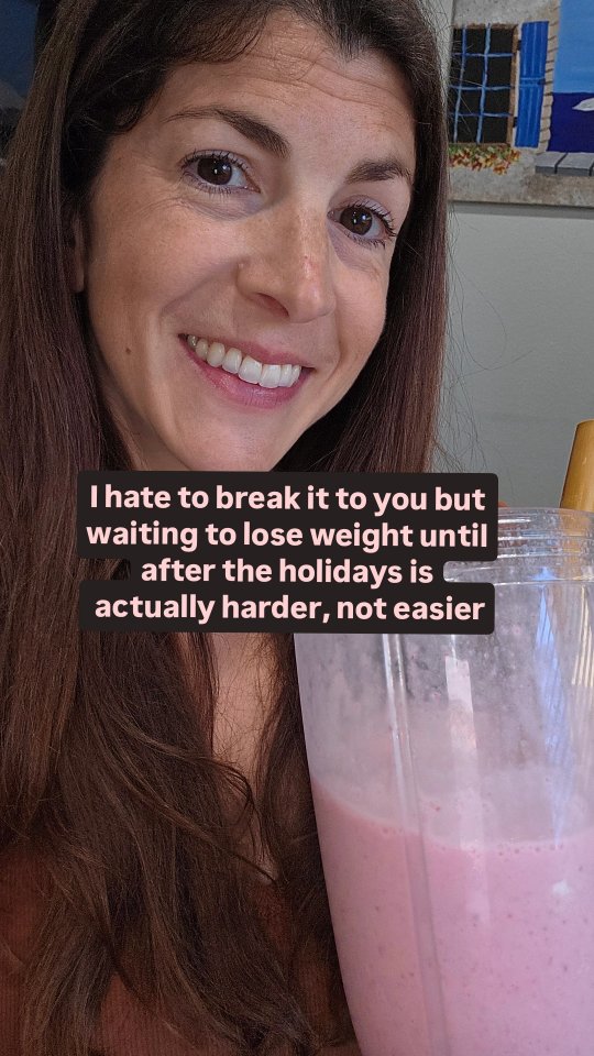Every year I'd fall into the same trap...
Id tell myself I'll wait until after the holidays to start losing weight which only left me with extra pounds and more frustration come January 1st.
Don't make the same mistake I did....start building habits that actually stick today....your future self will thank you.
Send me a DM and let's chat if you need help getting started.
#holidayweightlossnotgain #healthylifestyletips #flexiblediet #sustainablefatloss #healthyhabitsforlife