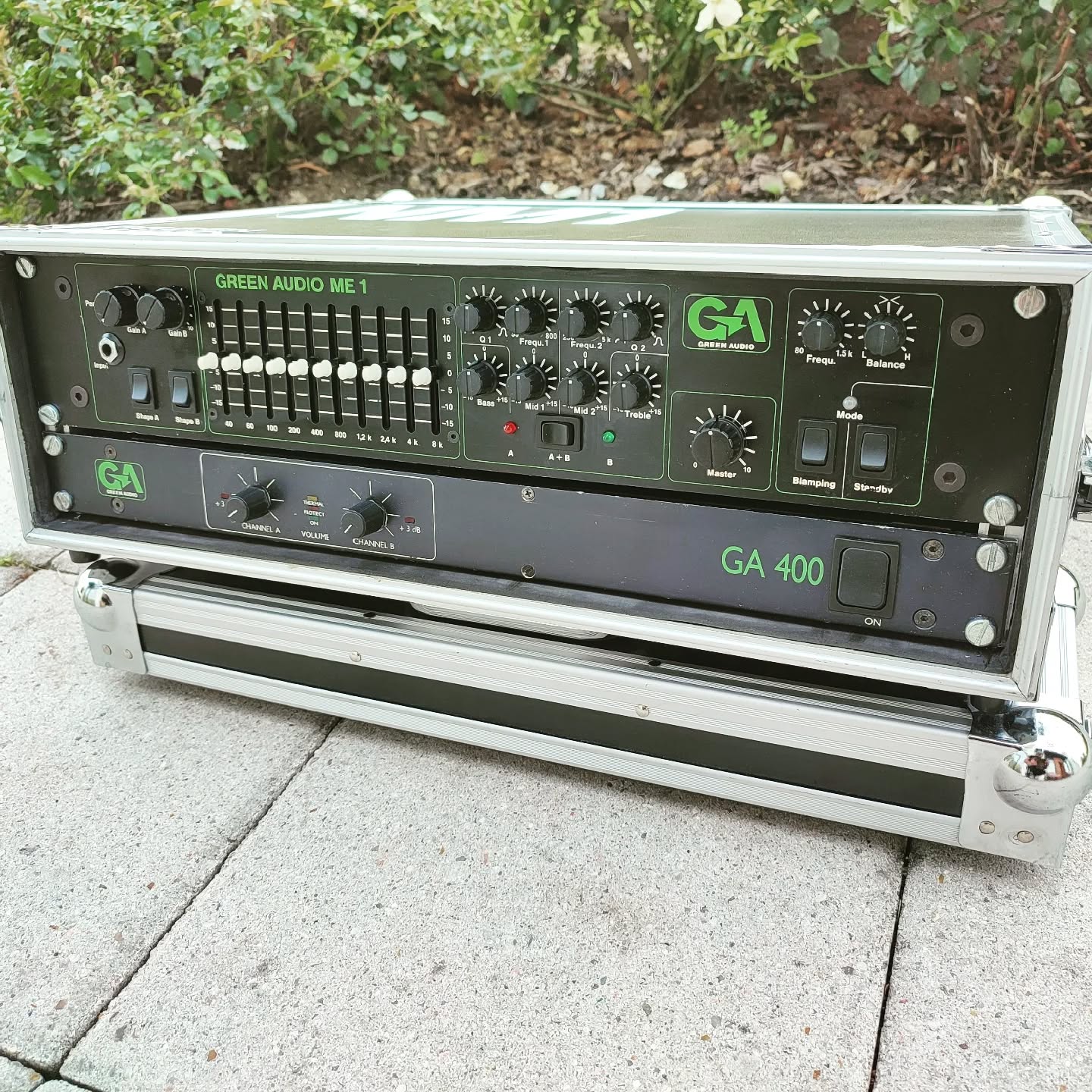 Très rare ampli green audio !
#amptech
#electronicrepair
#workbench
#audiorepair
#greenaudiome1
#greenaudioga400
#greenaudioamp
#coffee