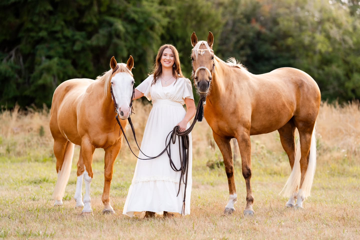 Things we are unfortunately a fan of:
- late sunsets
- cute outfits
- hay fields
- warm evenings
- good looking horses
- saying "just one more!" approximately 100 times.
+
- capturing your senior year!