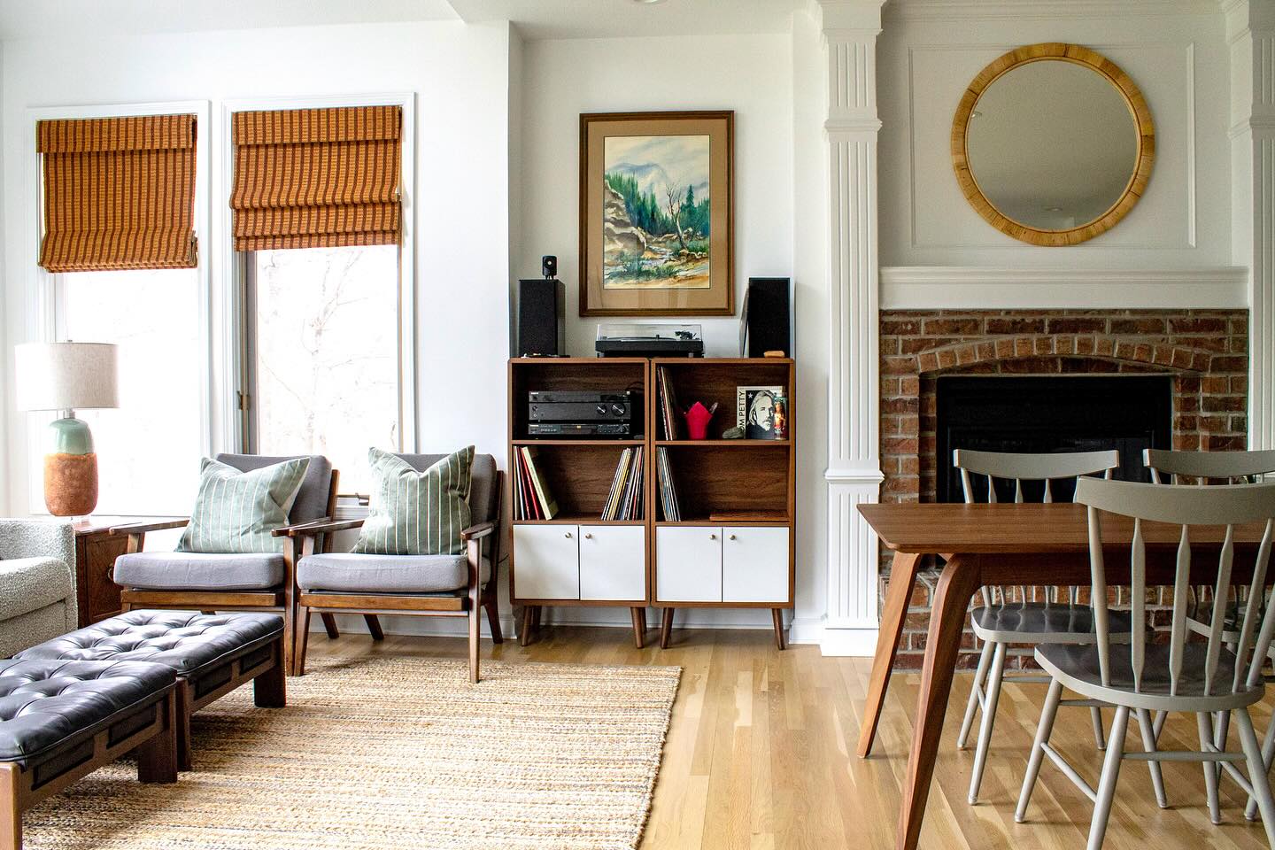 A sweet little nook made for relaxing and listening to some tunes.
Interior Design - @nicholeloiaconodesign
#kchomes #kcinteriordesign #kcdesigner