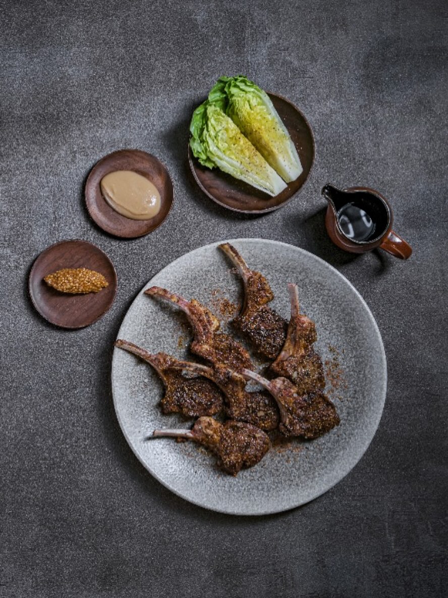 Griglia Recommends🔥 Spiced Coastal Spring Lamb Chops
These tender lamb chops from the pristine pastures of New Zealand are seasoned with 16 spices inclusive of vanilla and burnt lemon skin.
Enjoy with house-made pickled mustard sucrine lettuce and confit garlic cream, served alongside.
Griglia Open Fire Italian Kitchen
(Singapore Tatler Best 2025 Recommended Restaurant)
Katong | 139 East Coast Road, 01-01
Tanjong Pagar | 37 Craig Road, 01-01
#grigliaopenfireitaliankitchen #griglia #grigliata #craigroad #katong #singaporeitalianrestaurant #italianrestaurant #lambchops