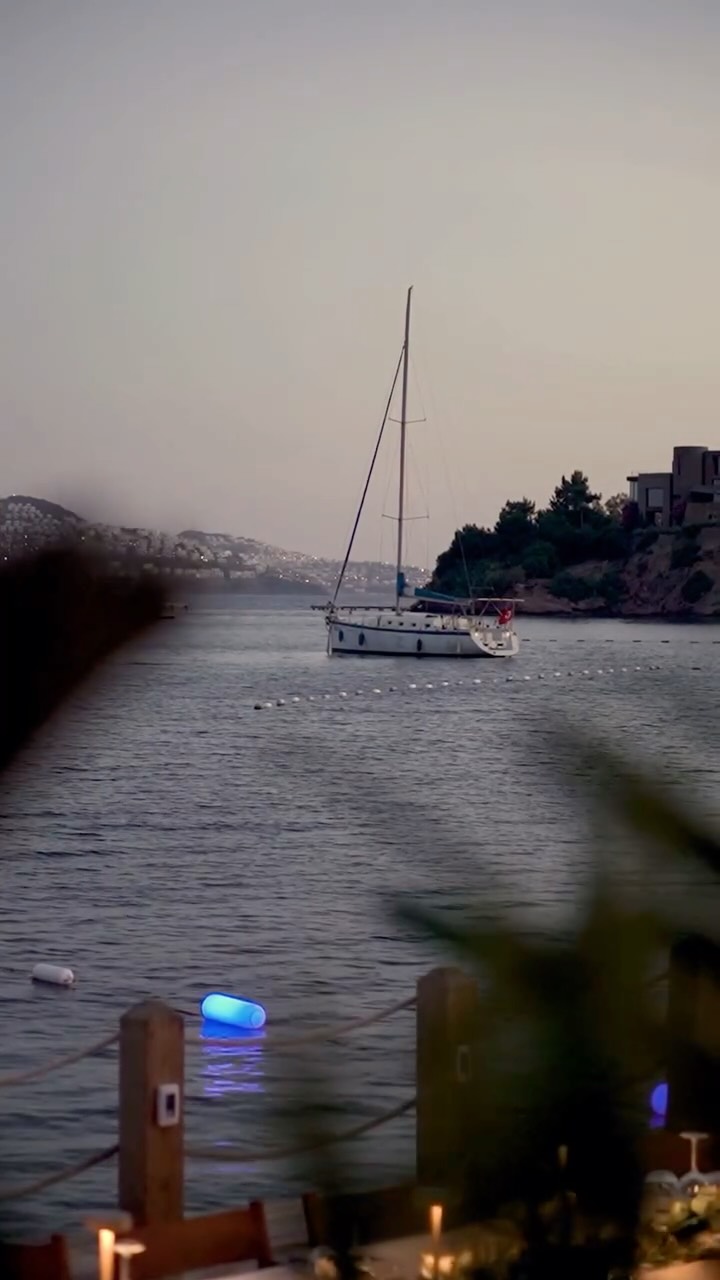 The sound of the shore, the glow of the table, the rhythm of a summer evening...
The season begins to stir. Everything you’ve missed is nearly here.
#AvantgardeRefined #refinedmoments #refininggastronomyjourneys