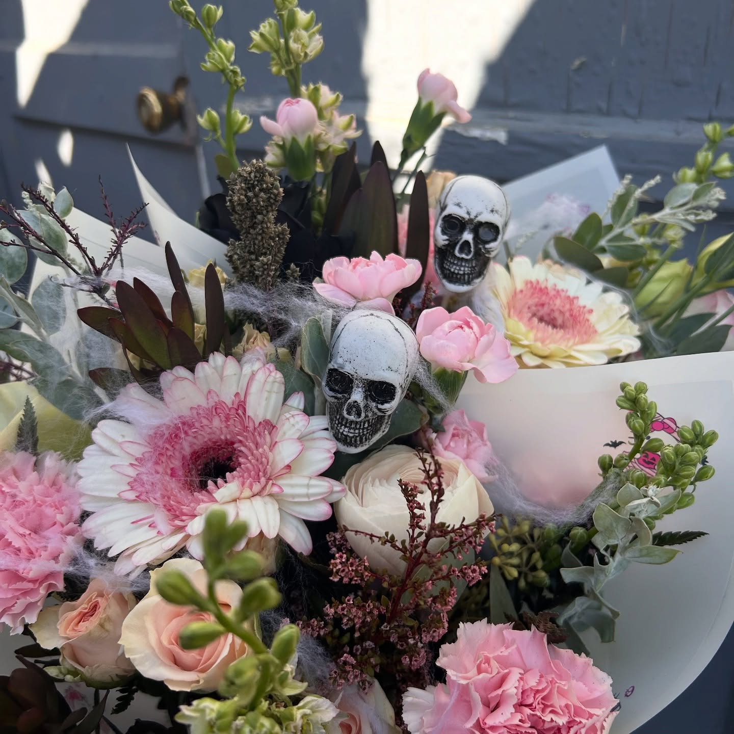 Halloween bouquets start this Saturday 💀🍁👻🎃
Who’s ready 😵😋🤗