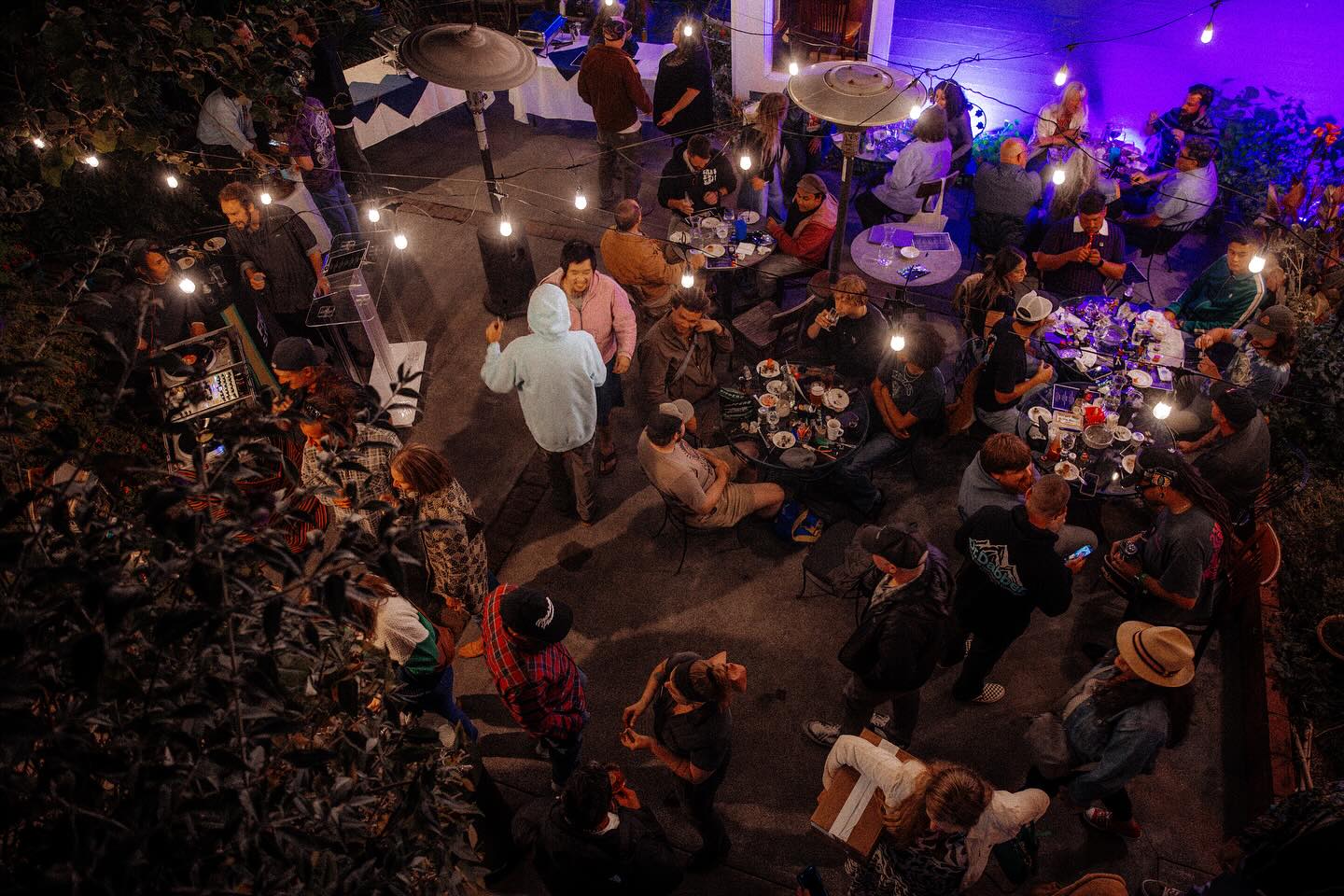 UP NEXT 💨 The Headstash Bowl California AWARDS PARTY IN LA 🔥 Celebrate the Champions 🏆
Join us for the @headstash_bowl_official Awards Party on October 25th, at a private location in DTLA.
We’ll have an open dab bar with curated flavors from Dream State Solventless @lolovescali — brought to you by Dr. Dabber @drdabber // SO BYOD! Come SESH with us!
Official Sesh @ 7:10pm
Awards Ceremony @ 8pm
Afterparty @ 9:30pm
This is your chance to celebrate the Headstash Bowl winners — alongside judges, competitors, sponsors, and the entire Cannifest & Headstash Bowl community.
This event is open to everyone 21 and over! Whether you’re representing a brand or yourself, come join us for the this unique private event. Limited tickets and VIP tables available.
Photos by the talented @karlarivasphoto