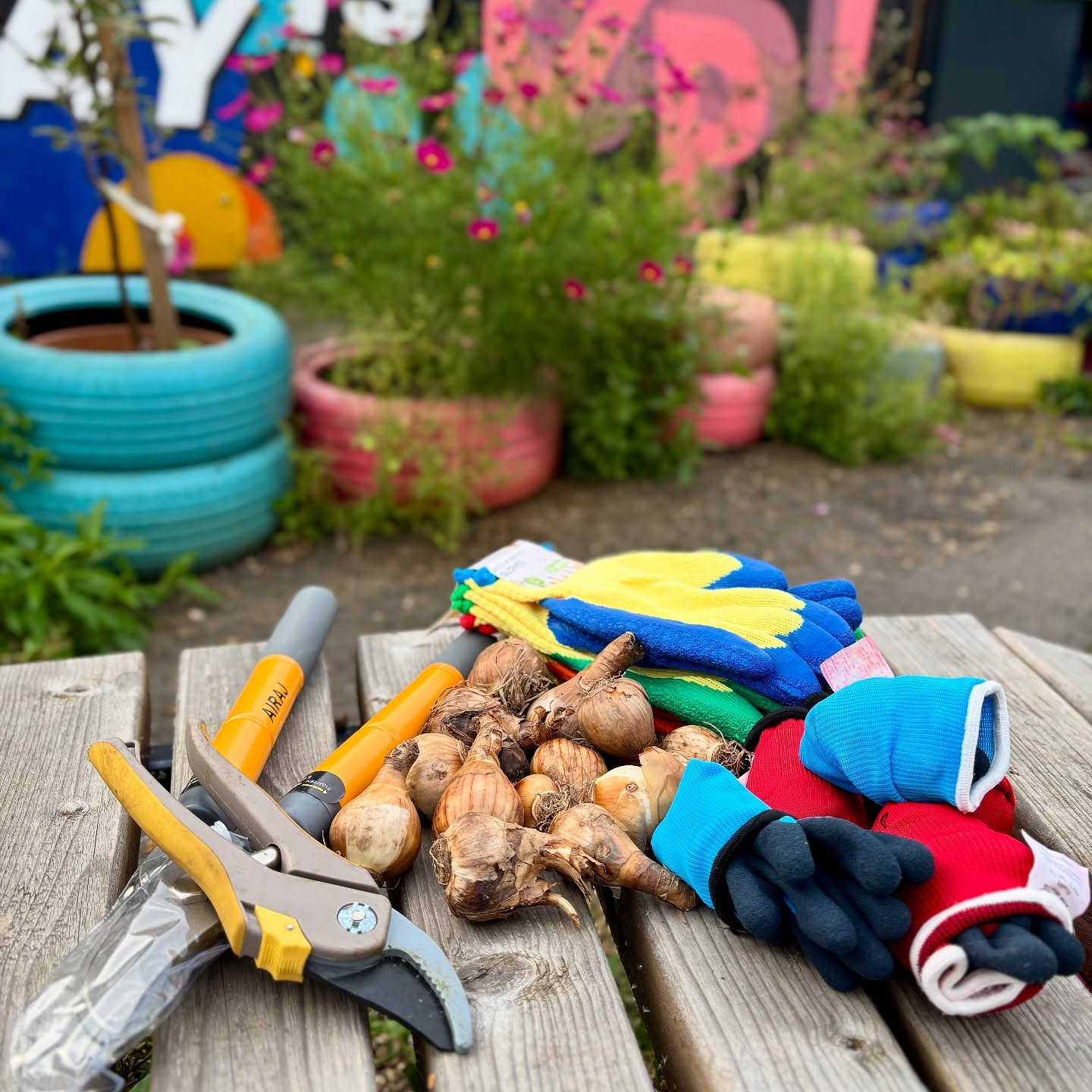 Another shout-out to Cory Group & NLAFA for funding more equipment, plants & compost, to ReSpace/REinsTate for distributing, & of course to One/Sustainable Newham for organising it all! The new haul will be put to use, & the money saved will fund other necessary expenditure. 💚