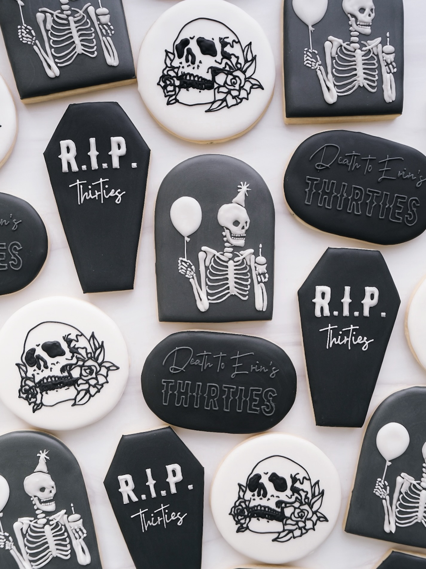 Turning 30 is kind of spooky… right? 👻🖤
#atlantasweets #atlantabaker #cookiesatlanta #decoratedcookies
#cookieart #smallbusinessatl #spookyseason #spookycookies #deathtomy30s