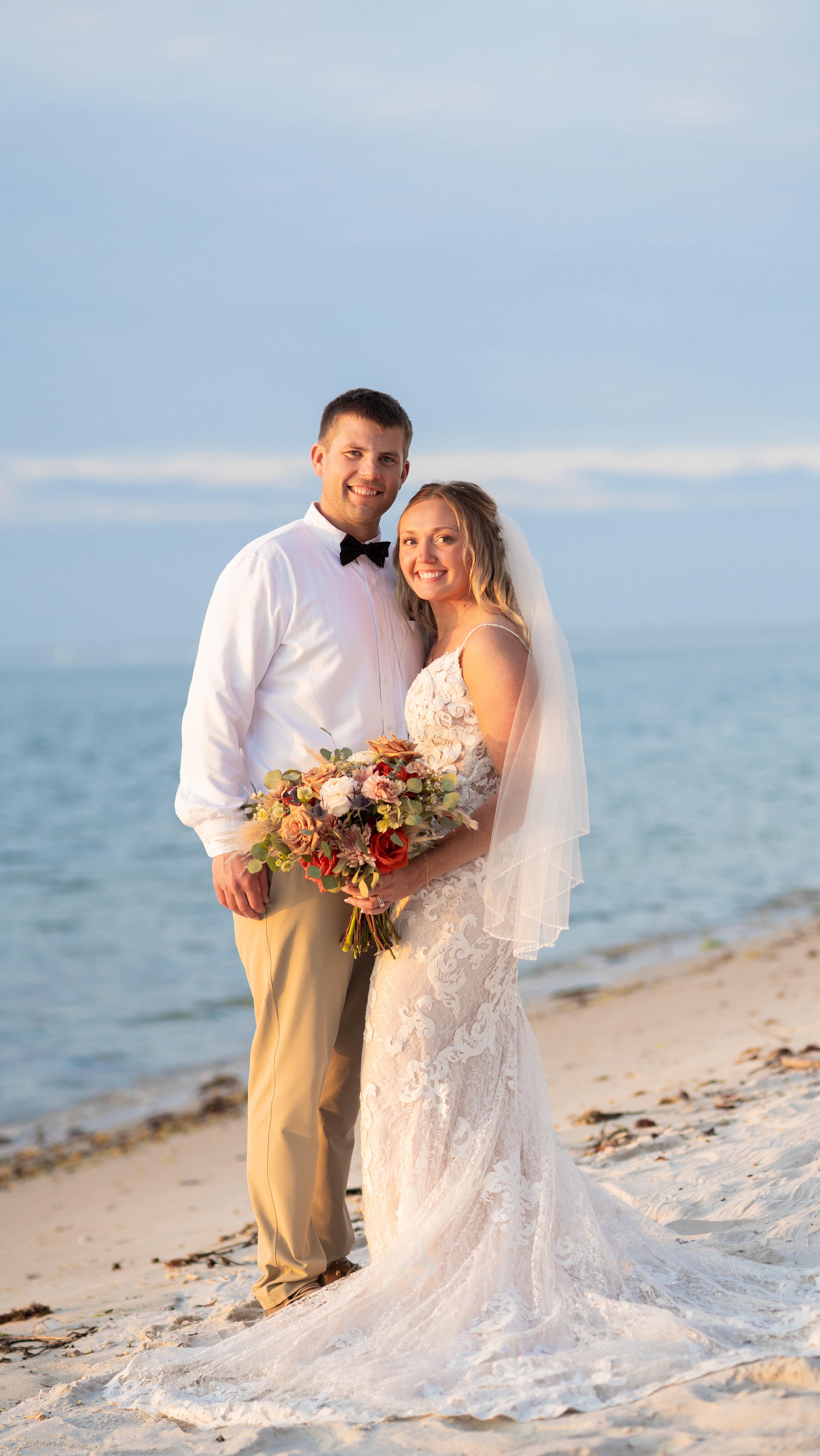 Let’s pick up where we left off… The Webber’s 💍🐚🏝️#naplesphotographer #swflphotographer #fortmyersphotographer #flweddingphotographer