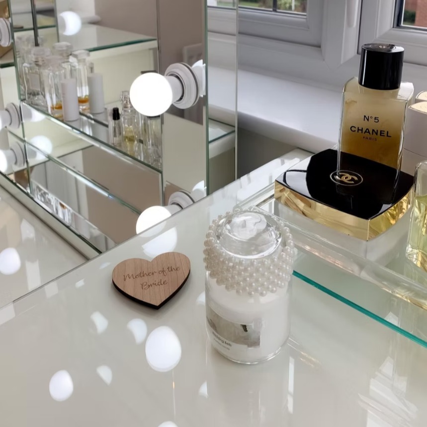 Welcome to my new followers. Broadland Housekeeping is a very small, independent cleaning business where ethics are as important as shine. Established in 2017, I believe eco-friendly cleaning shouldn't be the niche, but the standard. My impeccable standards, warm and friendly service and ethic-driven culture, mean that I usually have more demand than I can cope with! Rather than being exploited and underpaid by a large cleaning company, I am self-employed and pay myself a genuine living wage. I believe you should work to live, not the other way around 🧽✨