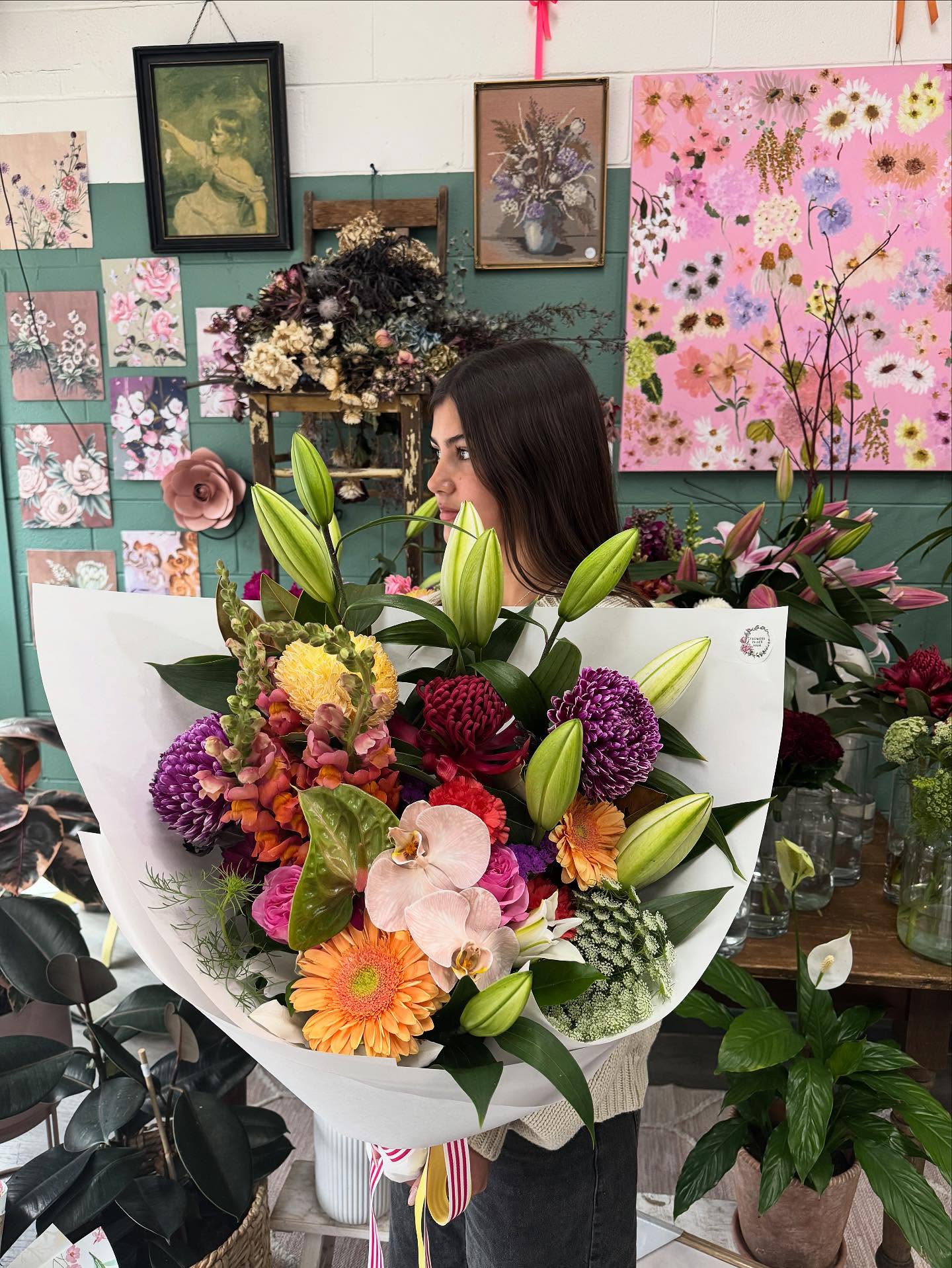 Call 5243 1070
www.flowersinherhair.com.au. Delivering Monday-Saturday 🌸