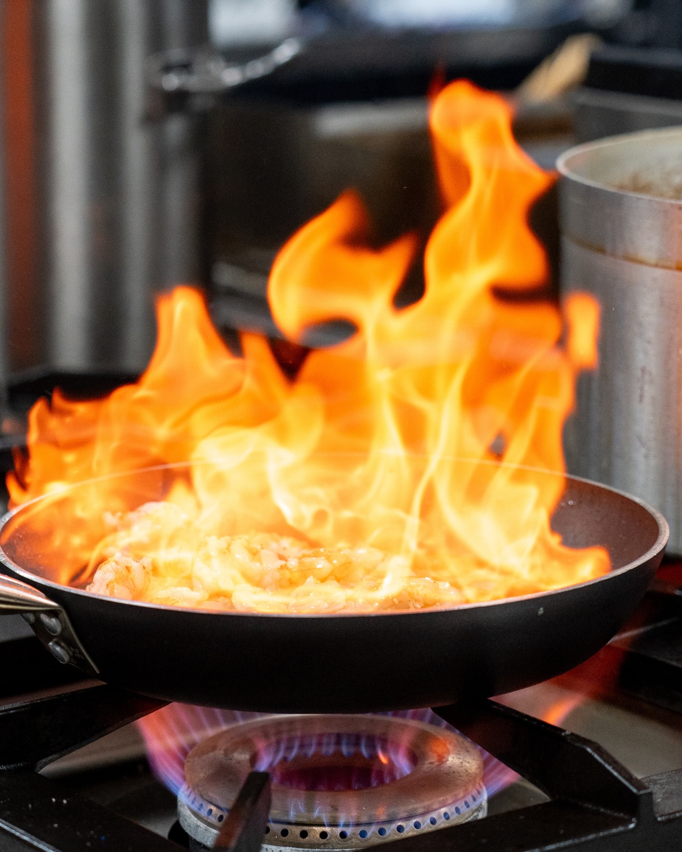 Hoy abrimos los fuegos para ti. Te esperamos con la mejor comida, elaborada con todo el cariño, y acompañada de las vistas más bonitas del Port d’Aiguadolç 🌊✨.
📍 Port d’Aiguadolç, Sitges
📲 A través de nuestro teléfono 936 001 332 o en nuestra web
#restaurante #OlaveSitges #SaboresDelPuerto #restaurantemediterraneo #olave #sitges #portsitges #restaurantesitges #menuarroz #arroces #mariscos #pescadosfrescos #carnes #sabormediterraneo #tapas #gastronomia #food#restaurantesenbarcelona #mediterraneancuisine #portdaiguadolç #foodiesbarcelona