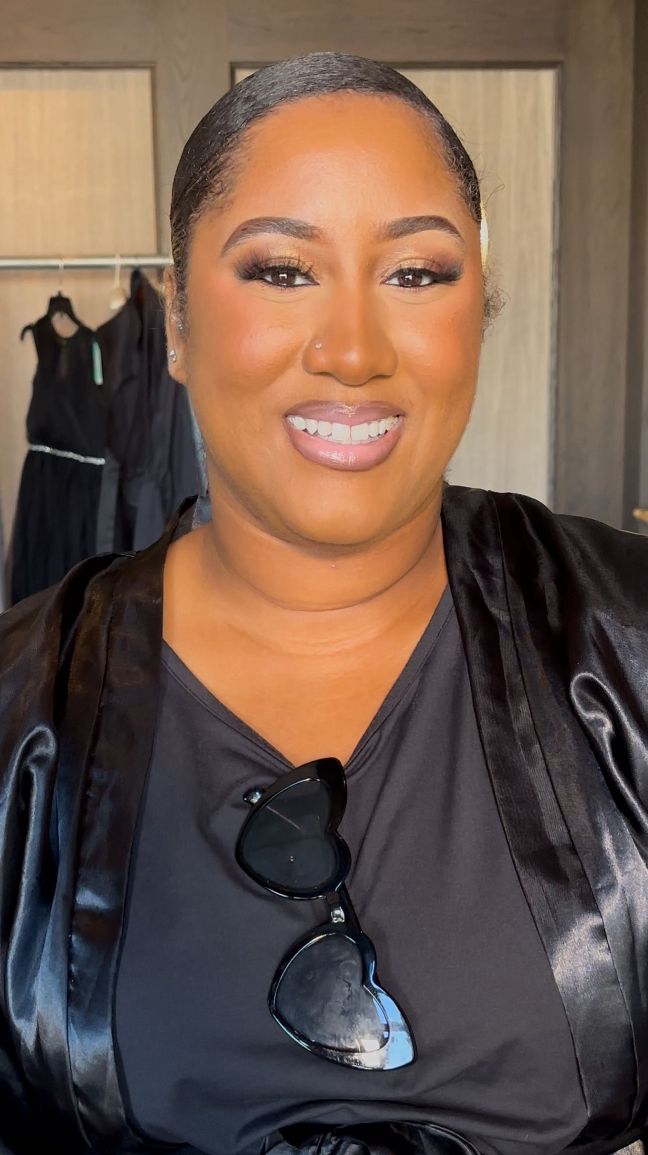 Being Bridesmaid is more then just a dress and a photo op, your apart of the brides most intimate circle. Your glam should reflect that. Polished , elevated and relatable.
Now booking for 2026 and 2027 brides and bridesmaids.
In-studio booking available Mon- Sun clinic the link in the bio or send a DM