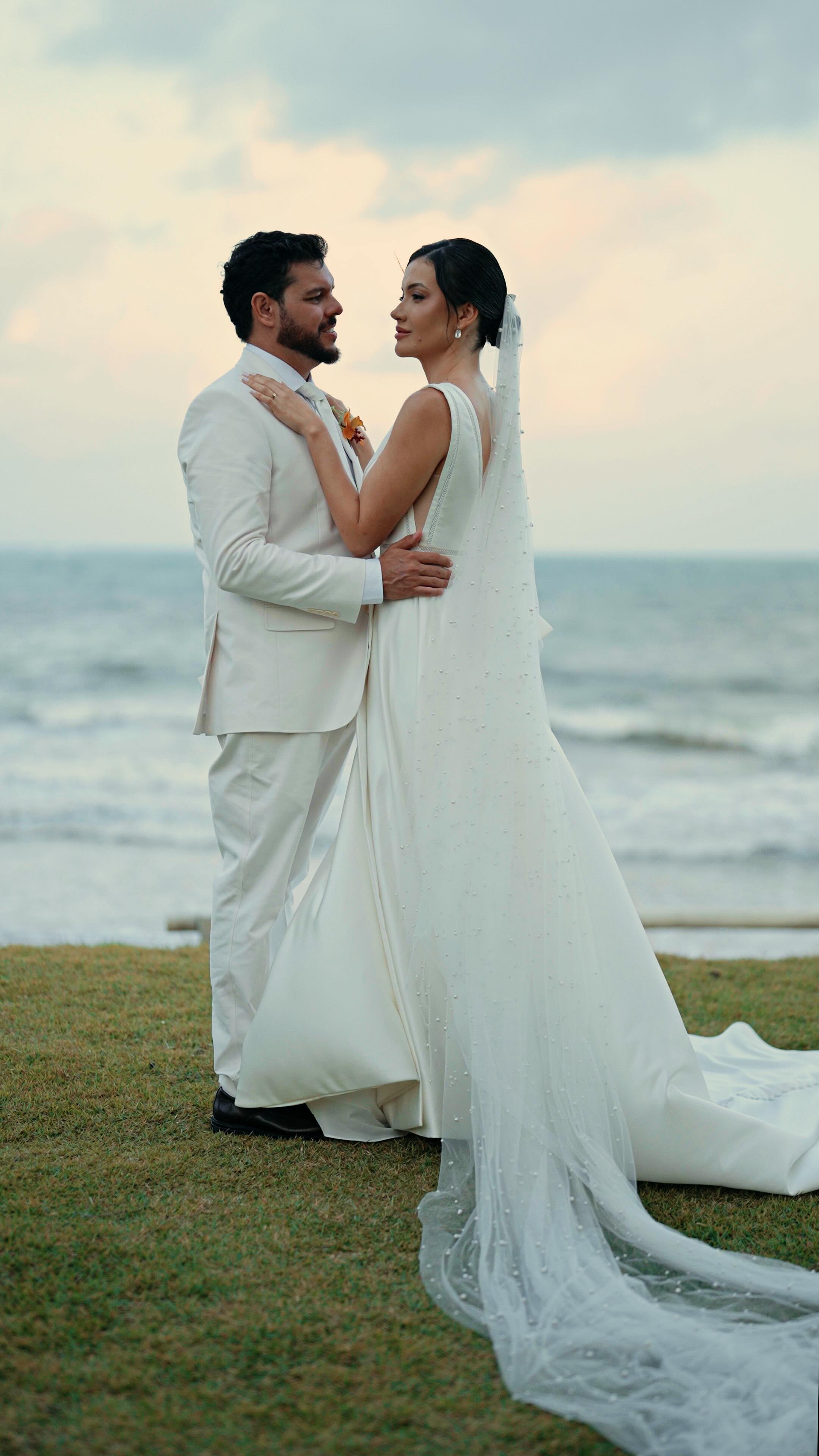 Julliany & Osvaldo
@casatabuba_
@sururuwedding
@blessed.assessoria
@kamylasbeauty
@lopes_sillvio