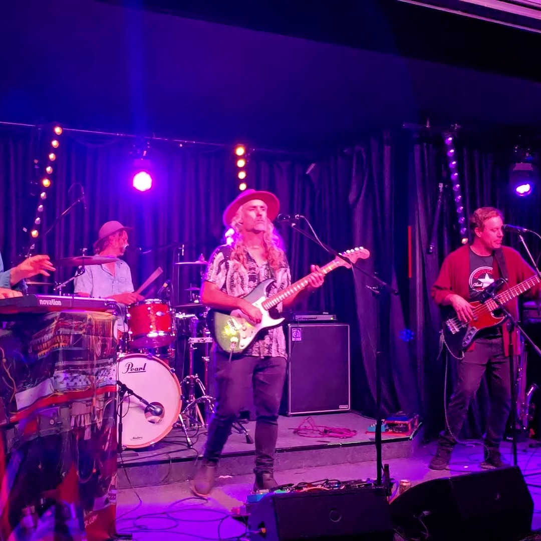 "Only love will find the answer, only love will find the way, only love will keep this fire burning night and day- And only love will find the cure, and only love knows what to say, only love will keep on searching 'till she finds the way"
#blues #bluesrock #countryrock #love