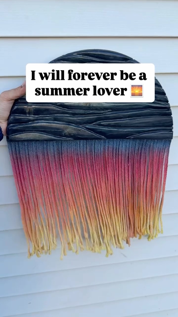 New piece inspired by ocean sunsets 🌅 The seasons are changing but I will forever be a summer stan.
#oceaninspired #woodworking #bohohomedecor #macrame #woodart #artist #oceanart