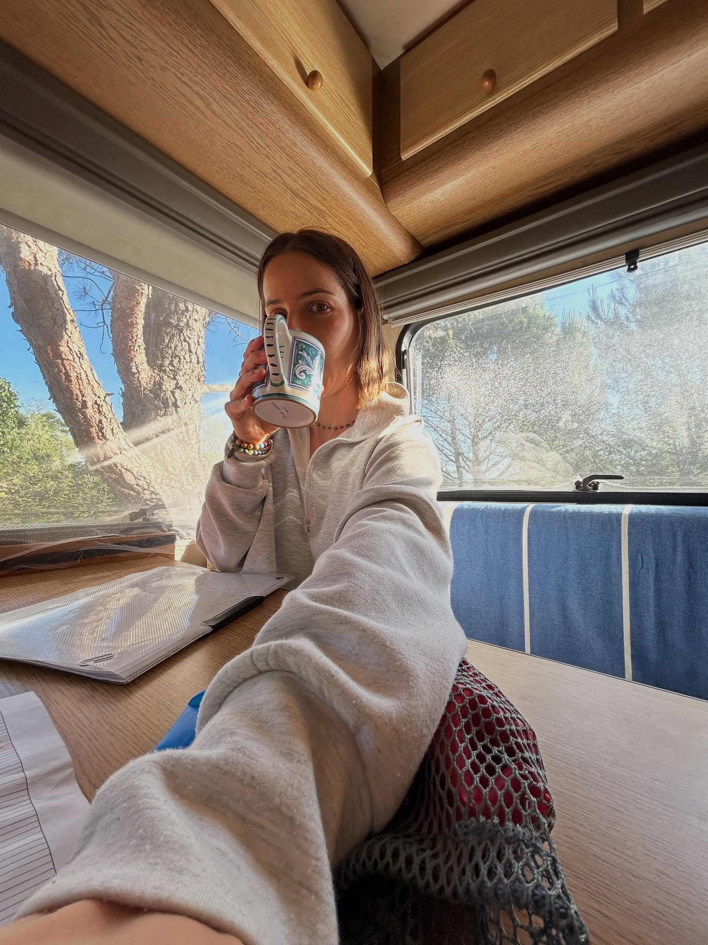 🎈Some inspiring quotes that caught my eye 🧚♀️
… also a cute photo I discovered from my teaching trailer on retreat @maraviglia_tuscany this past spring