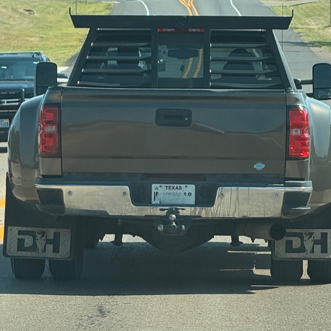 Spotted DHMW in the wild! Good lookin’ mud flaps. #supportyourlocalwelder #dhmw #granbury