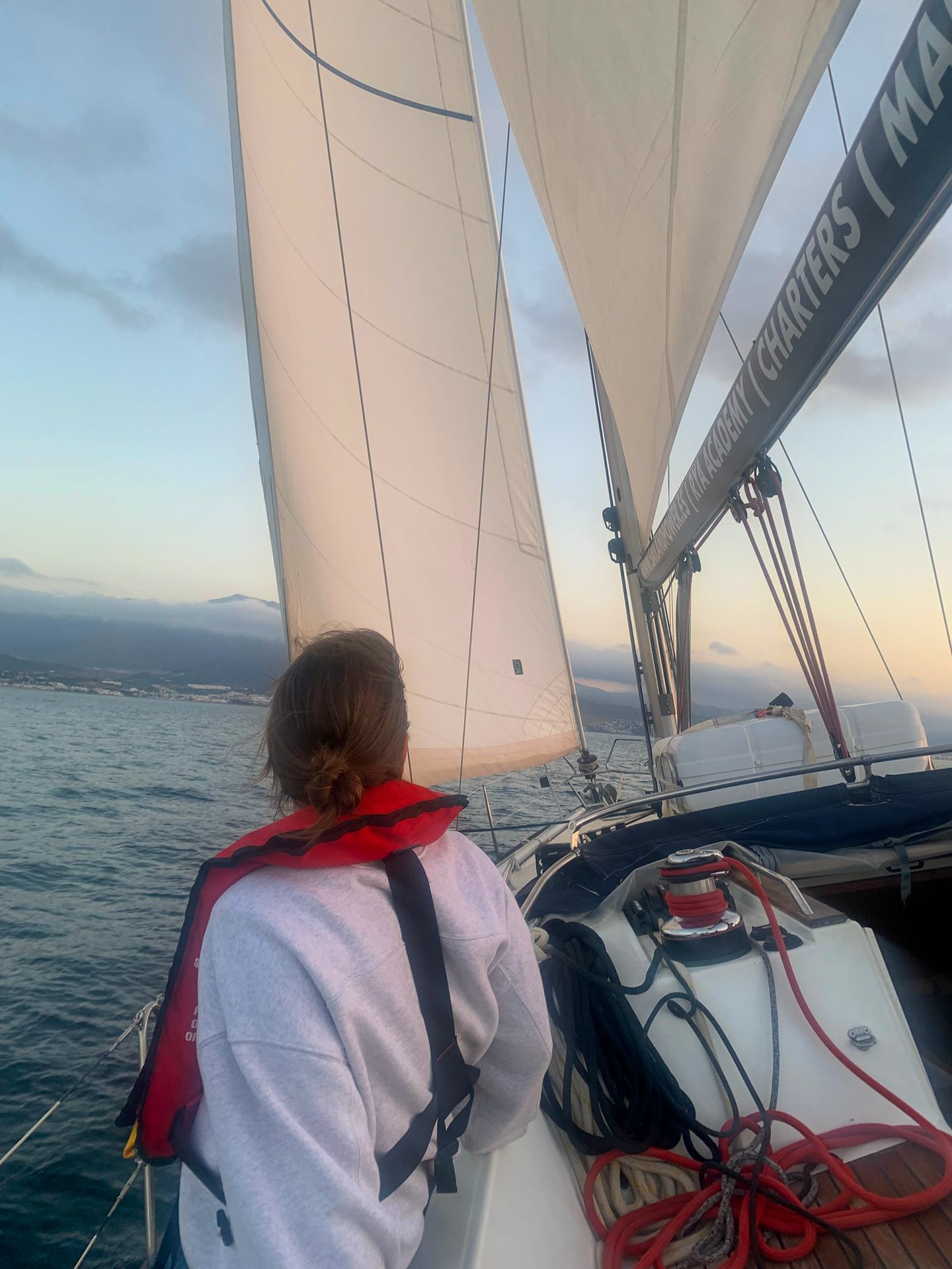 Chasing horizons with Sail & Power Academy 🌅🧡⚓️
📞 +34 621 08 97 85
📨info@sailandpower.es
🌐www.sailandpoweracademy.es
#sailandpower #training #sailingspain #sailingtaster #competentcrew #dayskipper #tastersession #dayskippermotor #sailing #skippercourse #catamaransailing #monohull #rya #taster #catamaran #learntosail #lifeatsea #yachtlife #boating #sailor #sailorsofinstagram #esteponaport #puertoestepona #learntosail #skipper #course #sailingschool #marbella #estepona #esteponaspain #royalyachtingassociation