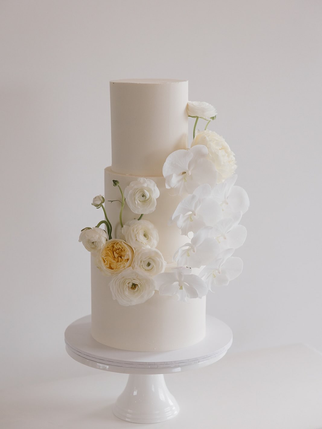 Kiran & Daniel
“Just wanted to say a big big thank you for our beautiful wedding cake. We cut it at cocktail hour right as the sun was setting and it was so stunning - I’ve attached some photos.
Not only was it beautiful, but it was sooo delicious. We had so many friends raving about the coconut and lime, and the leftovers were served at our recovery brunch (due to popular demand!)”
@ninaclairephotographer
@victoriafitzgibbon
@theorchardestate
@byronbayweddings
@theweddingshed