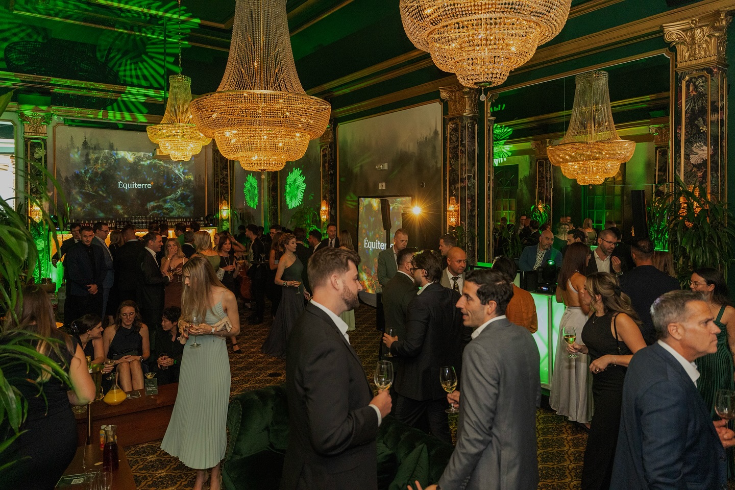 Le Club St-Denis a eu l’honneur de recevoir le Bal Gaïa des Jeunes Philanthropes du Québec le 18 septembre dernier.
👏 Félicitations à nos membres William Plamondon et Soraya Blouin pour l’organisation de ce magnifique événement au profit de Équiterre.