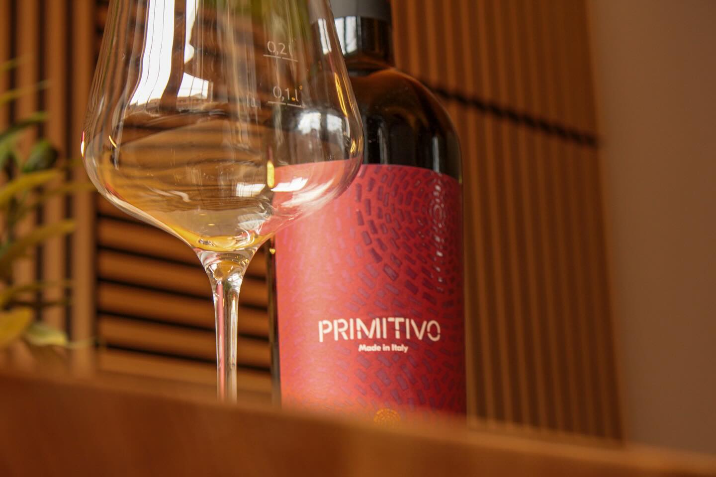 „Das Leben ist zu kurz, um schlechten Wein zu trinken“ ~Johann Wolfang von Goethe 👨🎓
Deshalb haben wir hier unseren Primitivo von @masseriaborgodeitrulli
Als Flasche zum teilen oder offen im Glas bei uns erhältlich 🍷🍁
#terrazza#terrazzafreiburg#wein#vino#rosso#herbst#freiburg#freiburgimbreisgau#fall#aperitivo#essengehen