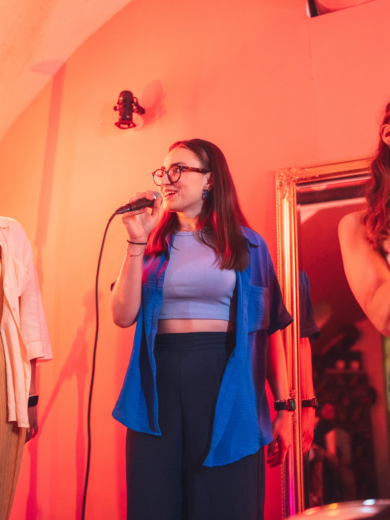 Wir sind SO bereit für den Herbst!🍂 🤩
Ein paar mal könnt ihr uns dieses Jahr noch live hören und sehen 🥰
8.10 || @postgarage @spotting_kim mit @miriamkulmer
14.11 || @zonekirchberg im Akustik Setup🎸 (gibt keinen Akusikgitarrenemoji 😢)
Ticketlinks gibts in der Bio 💞
Wir freuen uns auf euch!!
📸 @reithofermedia