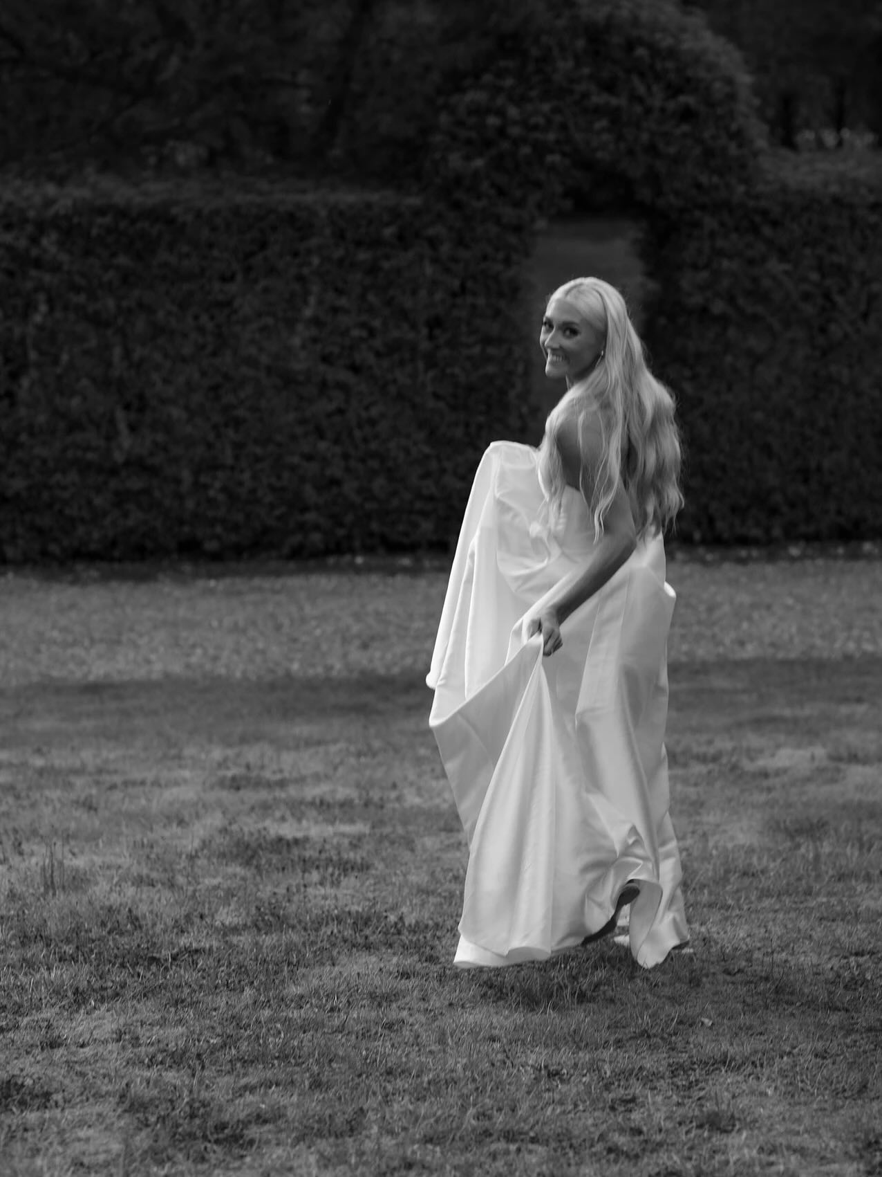 On Monday, July 21st, at around 4pm, 60 guests arrived in the Dordogne, en masse by bus from Bordeaux. Before they had even stepped onto the cobbled courtyard of the beautiful golf resort, the tone for the week had been set. From the balcony above, the bride and groom waved and guest cheered as a vast fabric sign — more than 30 feet by 10 feet — stretched across the façade with a bold “Welcome.”
___
Completely and utterly obsessed with this beautiful girl and her iconic wedding, which is finally live on the Journal today ✨ Link in bio.
What an honour it was to get to know you @reillykatz and your wonderful family! From the insanity of last autumn to our unexpected last minute venue scouting roadtrip in January with the wonderful @j.s.katz, through six months of the most hilarious (but also genius) WhatsApp exchanges — we really need to get those published — to your absolutely iconic wedding week. I mean, ‘our’ wedding week 😉 (sorry again, @dylan.katz 😂).
It’s been a rollercoaster but there’s absolutely no one I’d rather have had by my side during this ride than you ❤️
Thanks as always to the most amazing and talented team ✨
Planning + Design | @sarahthomasevents
Floral Design Consultant | @le_coeur_sauvage
Photography + Videography | @danielleweddingphtoography
Content Creator | @everafter________
Venue | @essendieras
Hair | @eleonora_hairstyliste
Makeup | @shariddoesmakeup
DJ | @dj_crystalbeats
Catering | @essendieras
Stationery | @sarahthomasevents
Transport | @autocars.gerardin
Bride | @reillykatz
Wedding Dress | @madewithlovebridal
__
#dordognewedding #essendieras #weddingplannerfrance #destinationweddingfrance #dreamwedding #weddingvenuefrance #frenchweddingvenue #getmarriedinfrance #2025weddings