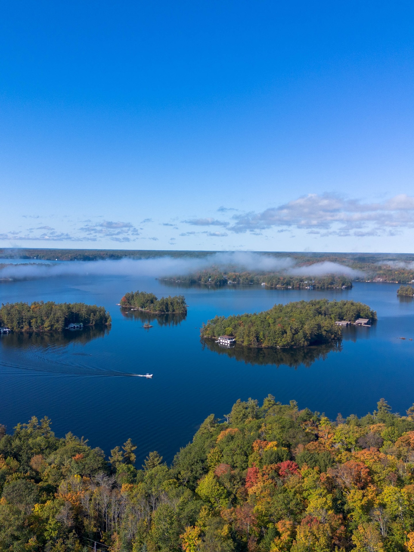 Hello October 🍁
It’s hard to believe we’ve officially stepped into fall especially with the gorgeous weather we’ve been having lately.
Autumn will always be one of my favourite seasons—so I’ve pulled a few favourites from the archives to celebrate the season’s charm. ✨
#fall #autumn #muskoka #fallseason