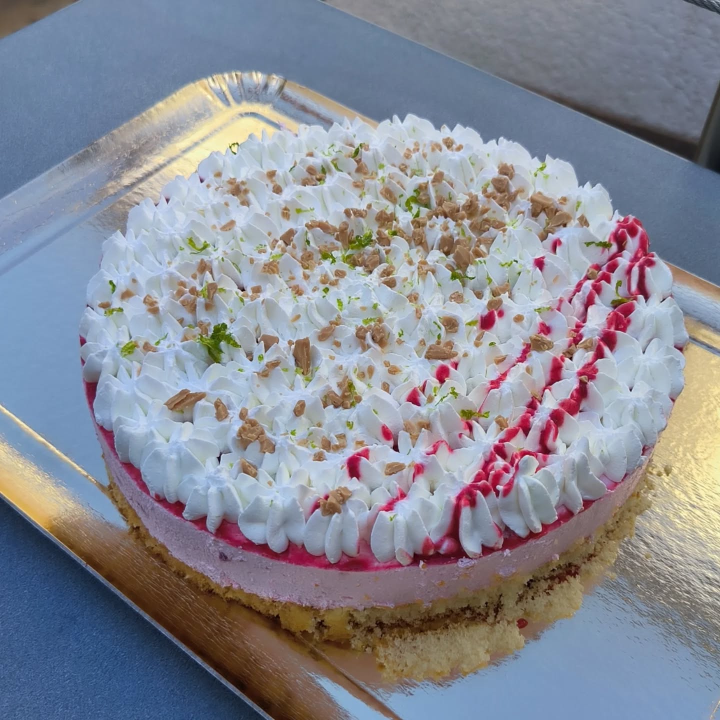 ✨ Un lieu pour vos plus beaux moments ✨
Repas assis, cocktail dînatoire ou buffet convivial…
Notre espace s’adapte à toutes vos envies 🍴
👉 Vous pouvez faire appel à notre service traiteur
ou venir avec le prestataire de votre choix 🌿
Sous nos tonnelles élégantes, barnum ou à l'extérieur, profitez d’un cadre chaleureux, modulable et verdoyant 🌸
Idéal pour vos réceptions privées ou professionnelles.
📞 Contactez-nous dès maintenant pour organiser votre événement sur mesure ! 0768224238
#receptionmontpellier #anniversaire #repasconvivial
#restaurantmontpellier #traiteurevenementiel #grandeterrasse #chaleureux #pâtisserie #entremet #cocktaildinatoire #buffet #malbosc