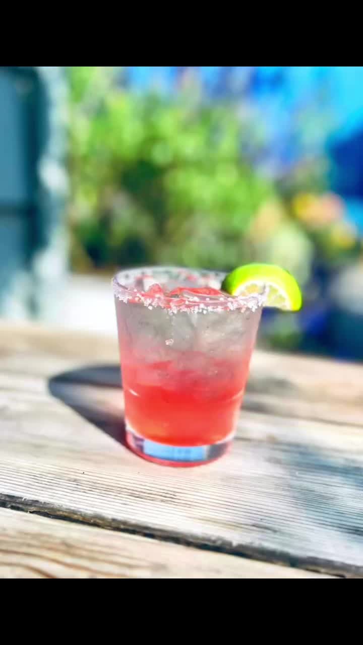 #friyay #weekendvibes #crowandcart #cocktailsandmocktails #cheers