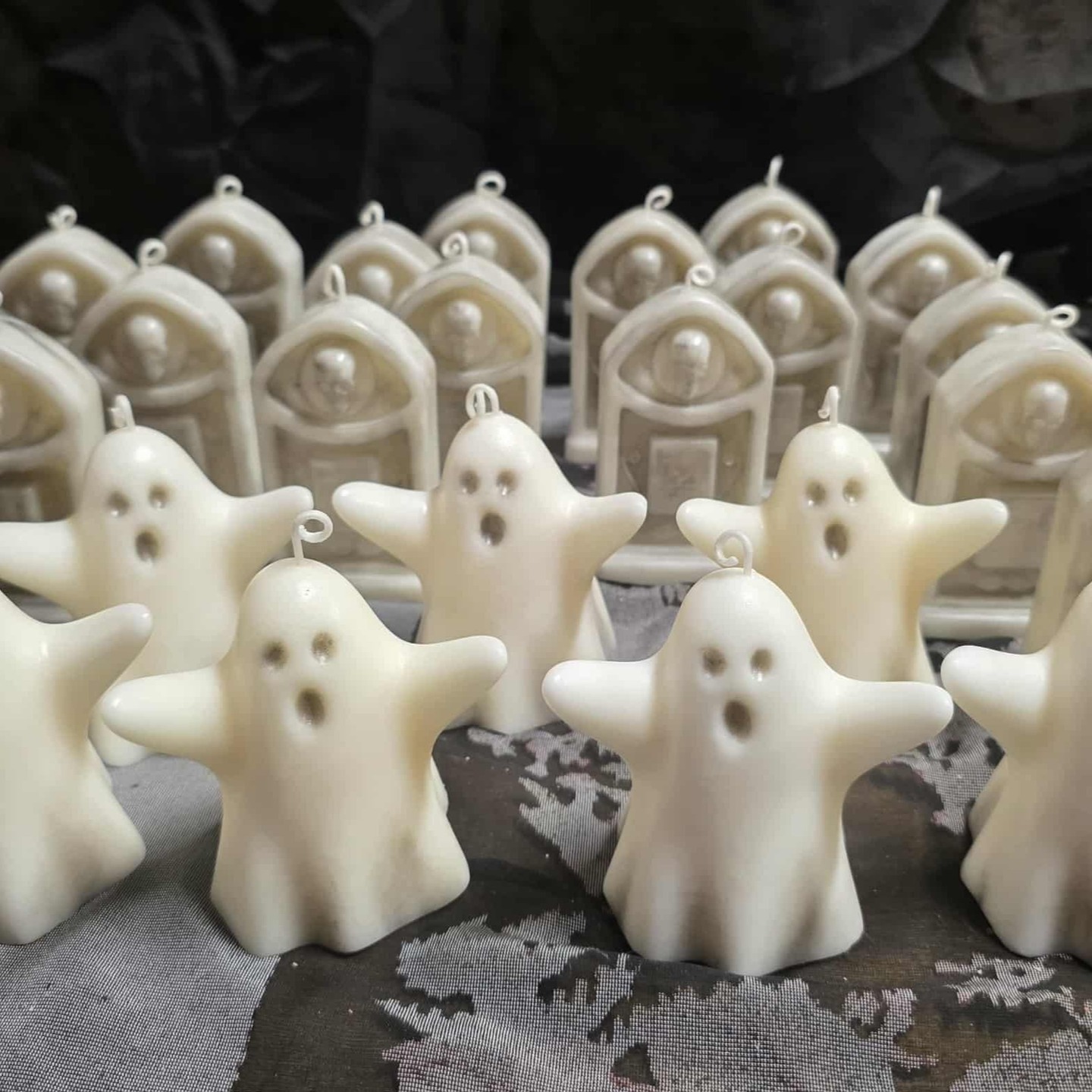 Another boo-tiful order out the door. Visit www.MelmadeScents.com to check out our horrifically cute Halloween collection!
#candles #Halloween #ghosts #headstones #melmadescents