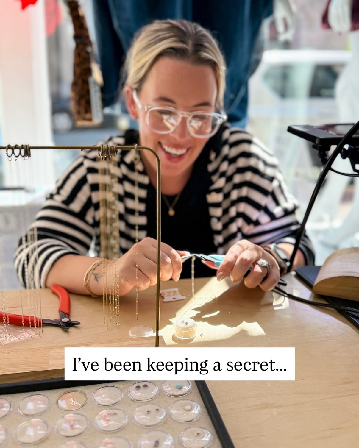 The secret’s out! 🤐 Follow @nailsxkri for more! 💅