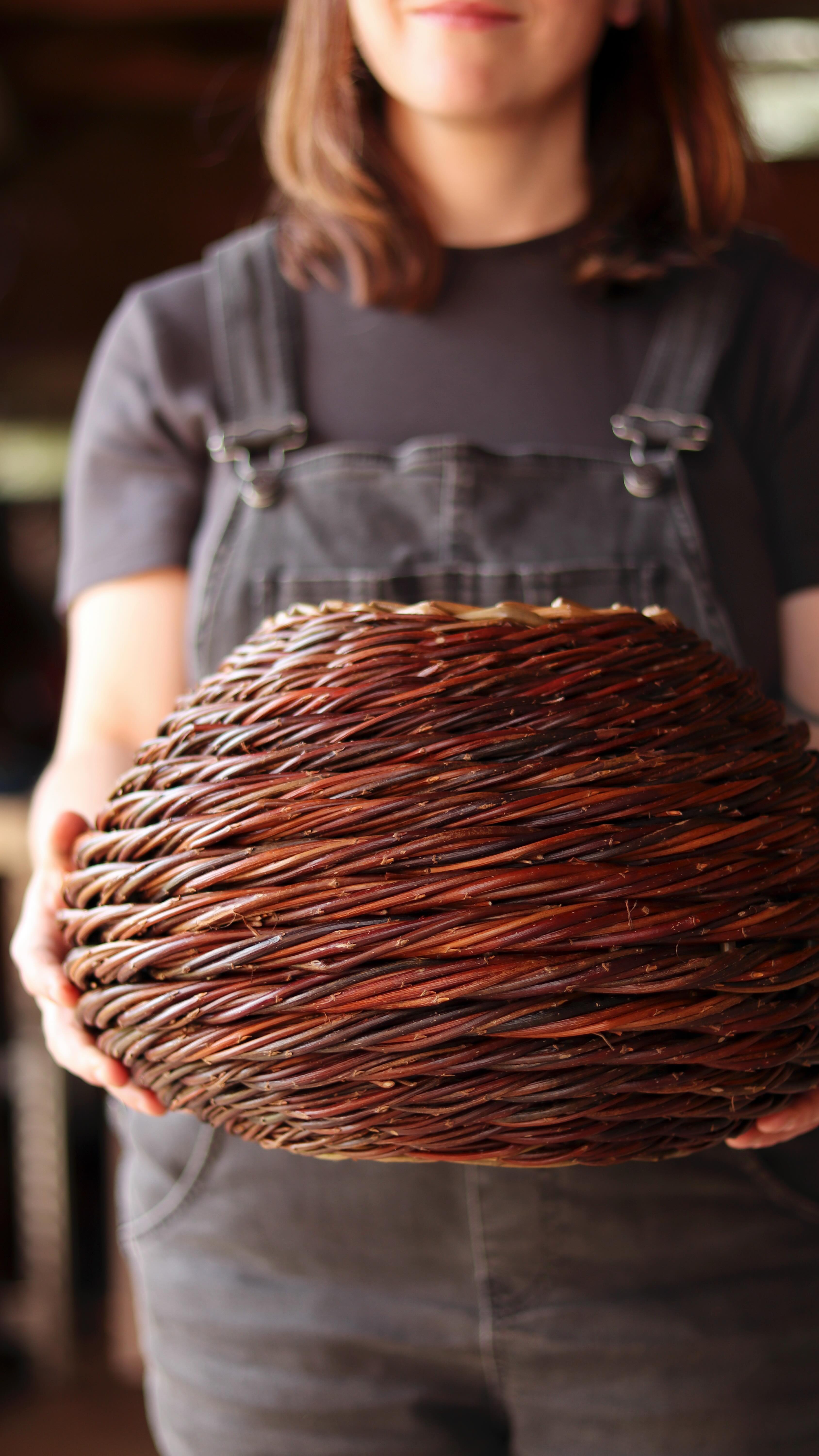 The rope-coil pattern has a very different feel to many other weaves. A certain balance is formed between concentration and not over-thinking things; an intuitive response begins to build through the sense of touch, in combination with the mind. For me this is the essence of what I love about weaving with willow.
This type of basket is also a joy to teach; the weaving pattern and style create a meditative quality to the process, and allow for a range of creative choices along the way. If this sounds of interest to you, we have just added the details for the first of our 2026 workshops to the website, where you can find out more.
Sarah 🌿
•
#contemporarycraft #basketry #basketmaking #willowweaving #contemporarybasketry #willow #madebyhands #sustainablehome