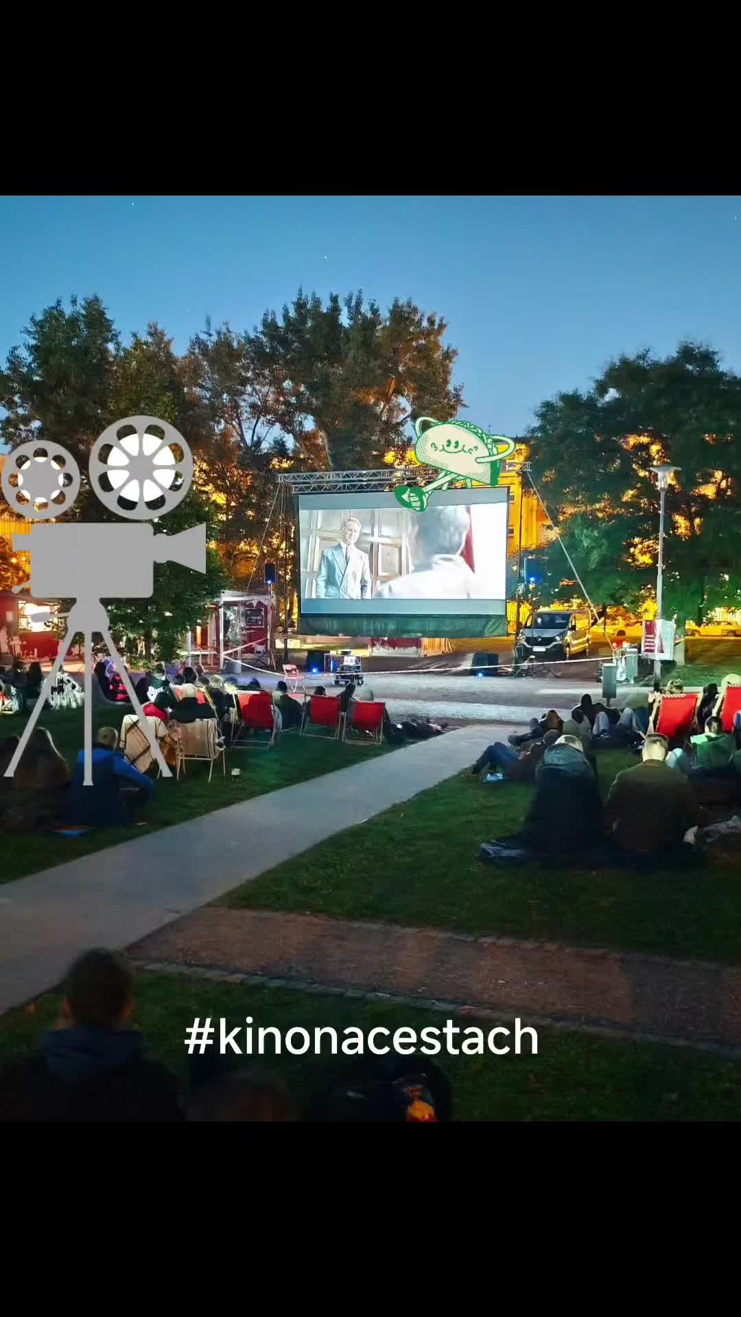 Dnes jsme ukončili letošní sezónu tradiční projekcí v Brně pro @univerzitaobrany Univerzita obrany #promitame #mobilnikino #letnikino #mobilniletnikino #kinonacestach #univerzitaobrany